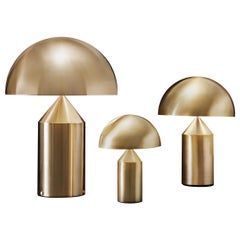 Lot de grandes, moyennes et petites lampes de bureau en or « Atollo » conçues par Magistretti