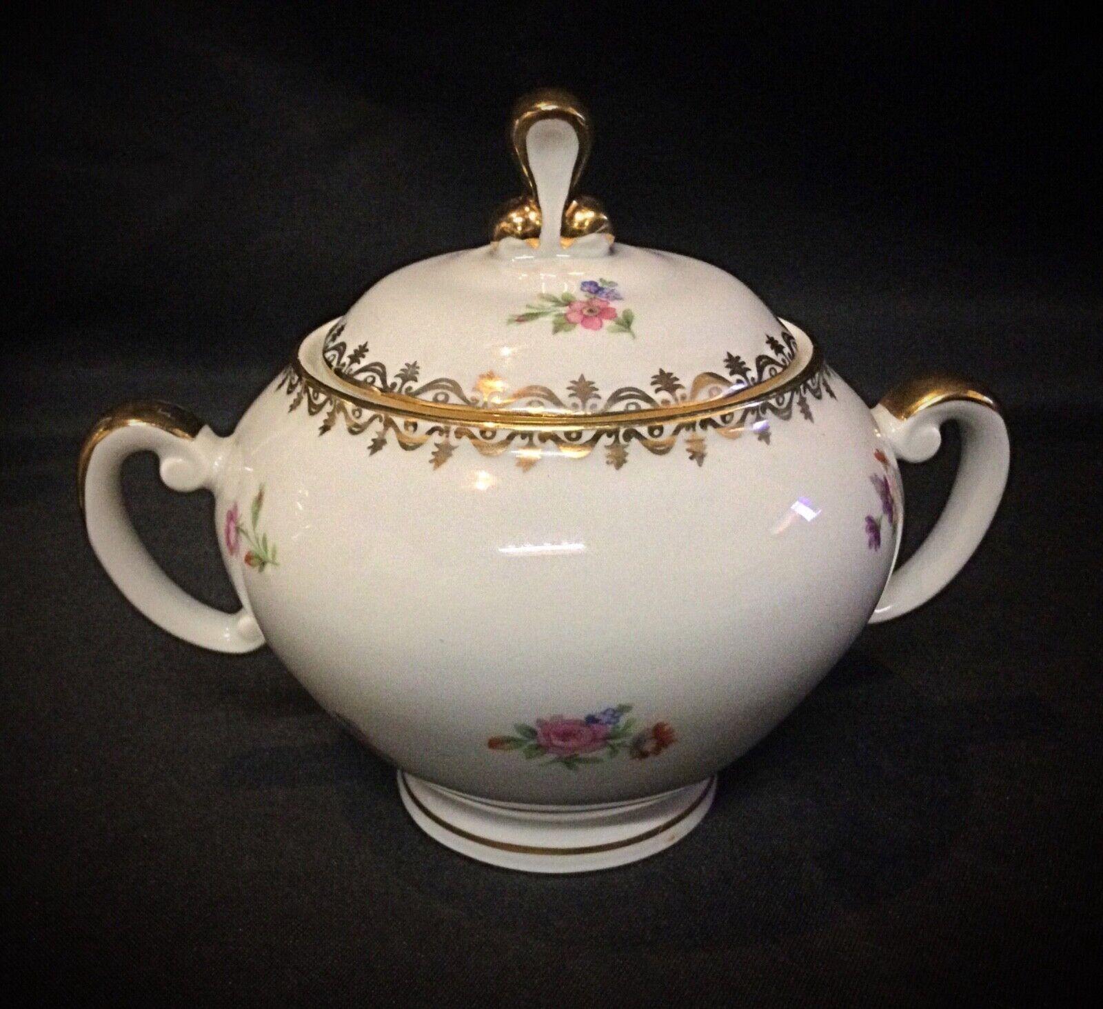 XX secolo Set di autentiche caffettiere, brocche e zuccheriere in porcellana The S.S. France - 2Y48 in vendita