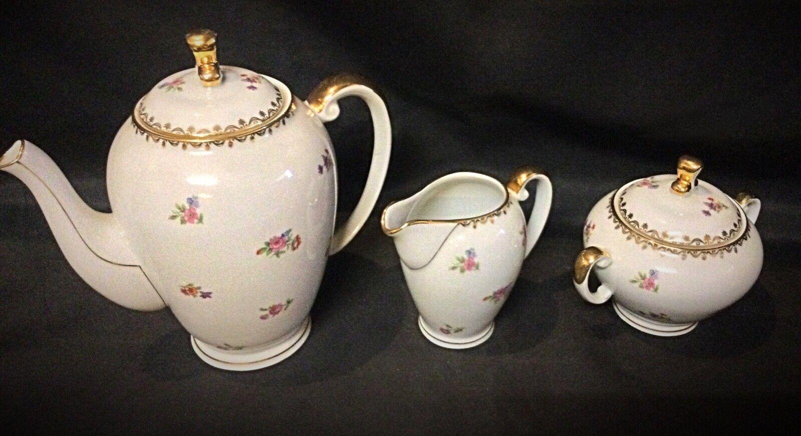 Set di autentiche caffettiere, brocche e zuccheriere in porcellana The S.S. France - 2Y48 in vendita 1