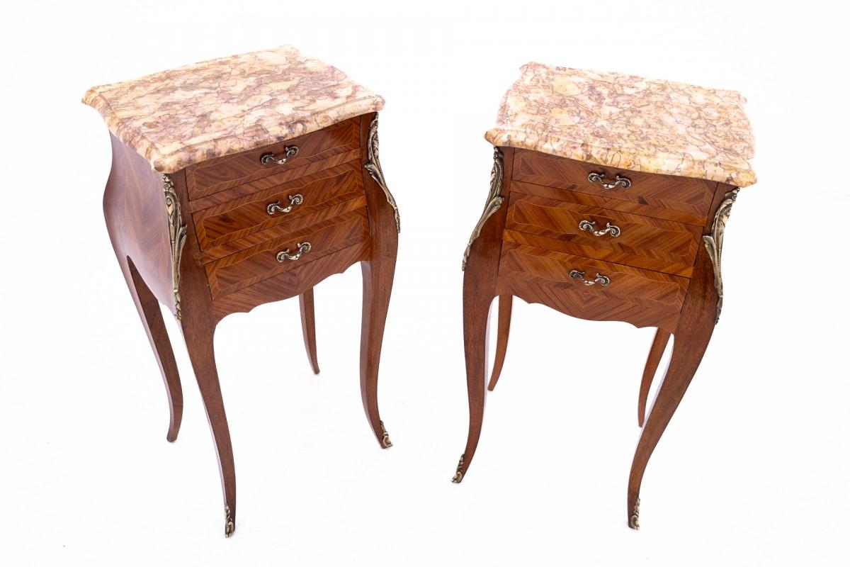 Set of bedside tables, France, circa 1920.

Very good condition.

Wood: walnut

dimensions :

height 73 cm width 36 cm depth 30 cm