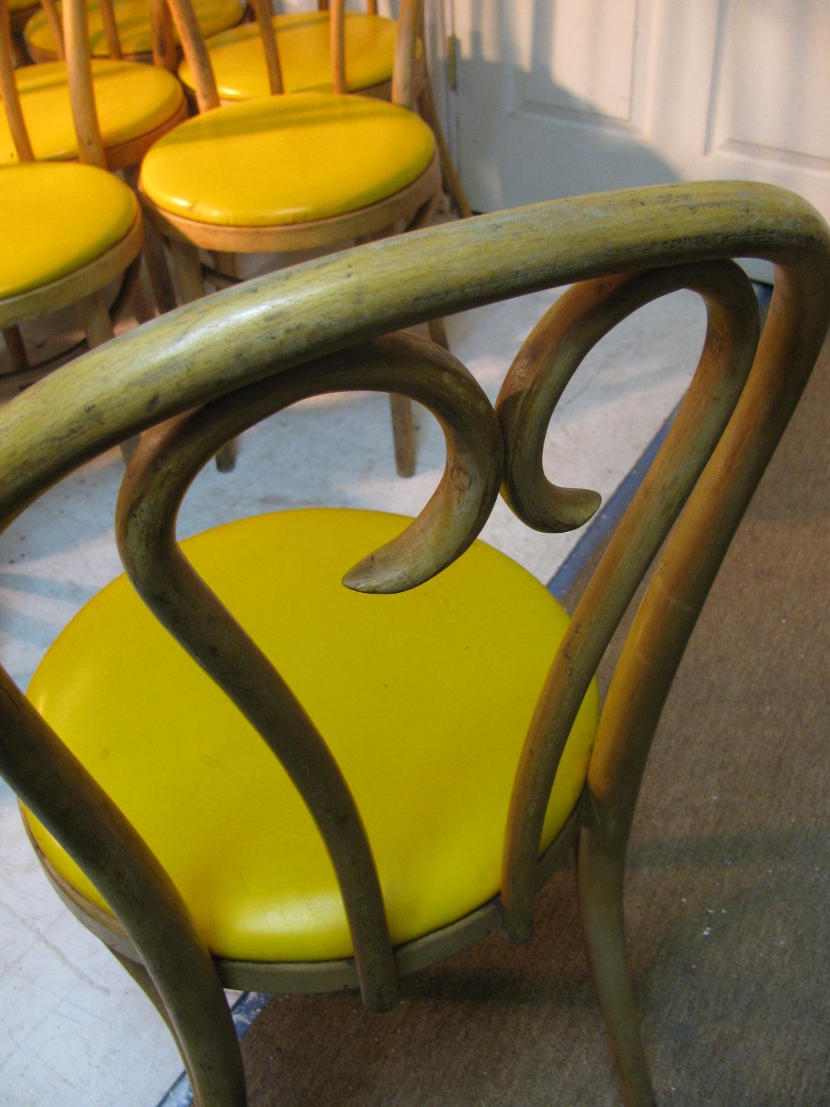 Pair of Thonet Bentwood Cafe Bistro Dining Chairs In Good Condition For Sale In Port Jervis, NY