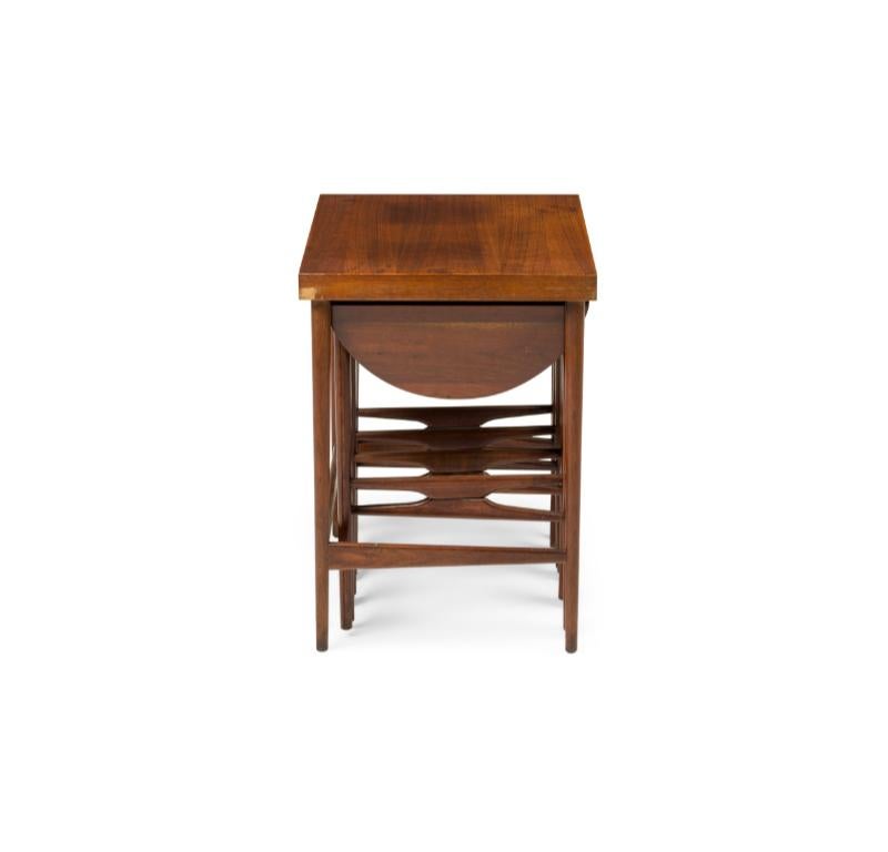 Mid-Century Modern Ensemble de tables d'appoint Bertha Schaefor pour M. Singer & Sons en vente