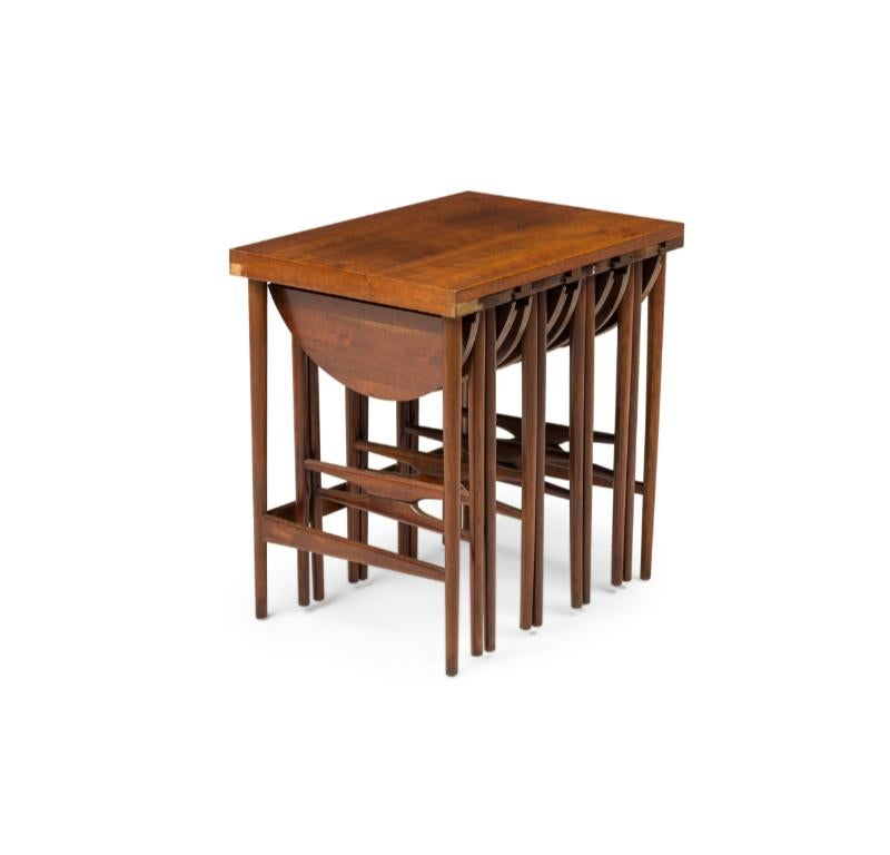 Américain Ensemble de tables d'appoint Bertha Schaefor pour M. Singer & Sons en vente