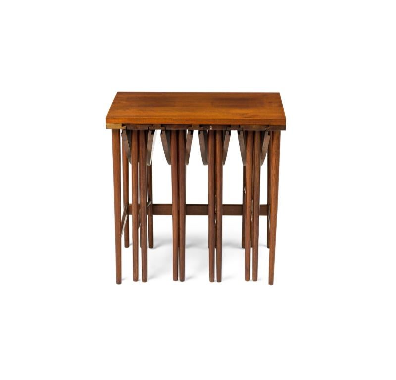 Fait main Ensemble de tables d'appoint Bertha Schaefor pour M. Singer & Sons en vente