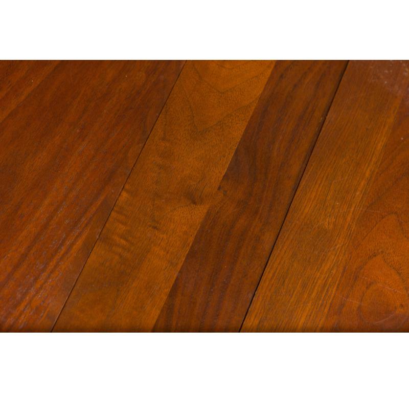 Bois Ensemble de tables d'appoint Bertha Schaefor pour M. Singer & Sons en vente