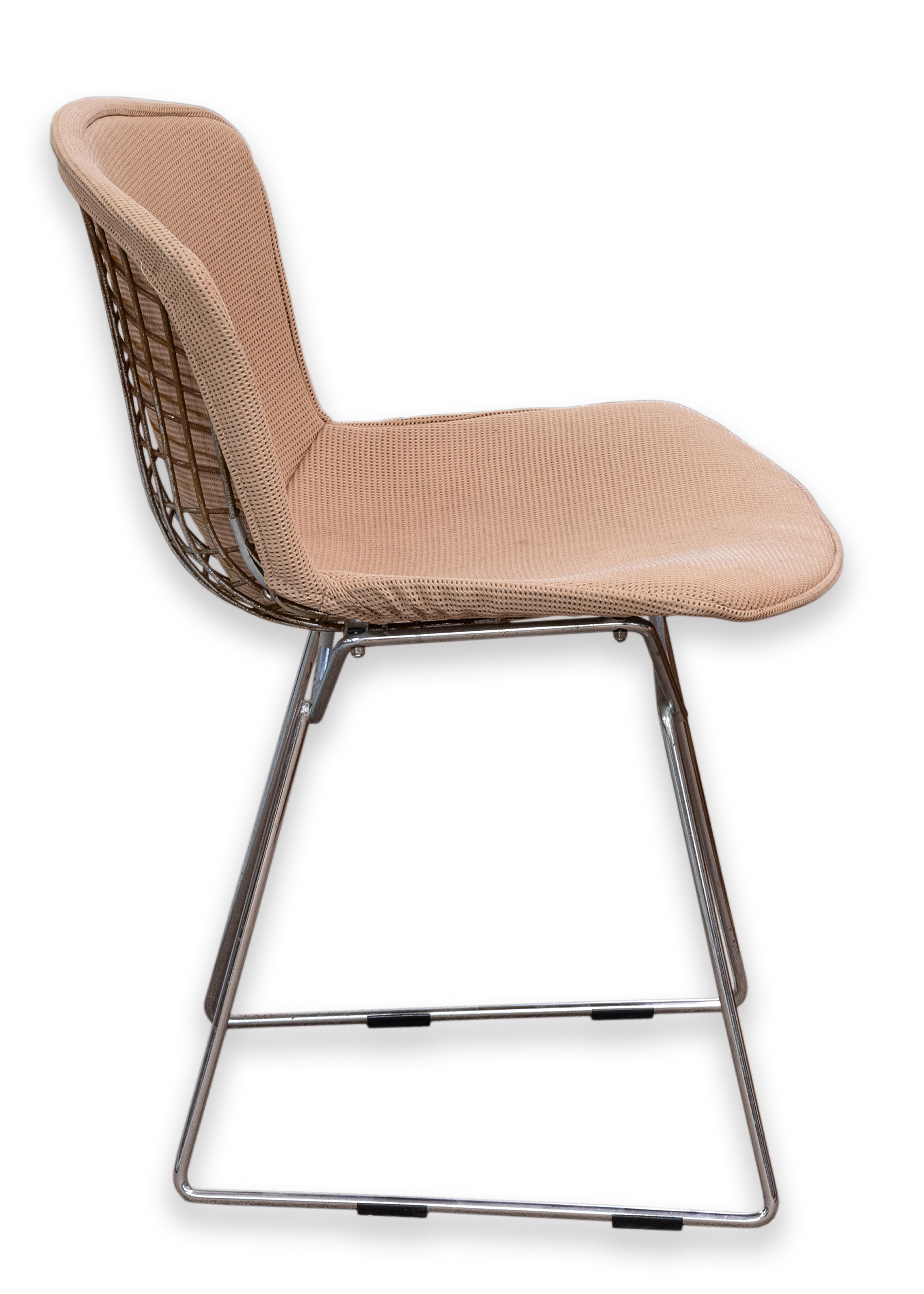 Set of Bertoia for Knoll Vintage Dining Chairs w Beige Alexander Girard Fabric In Good Condition In Keego Harbor, MI