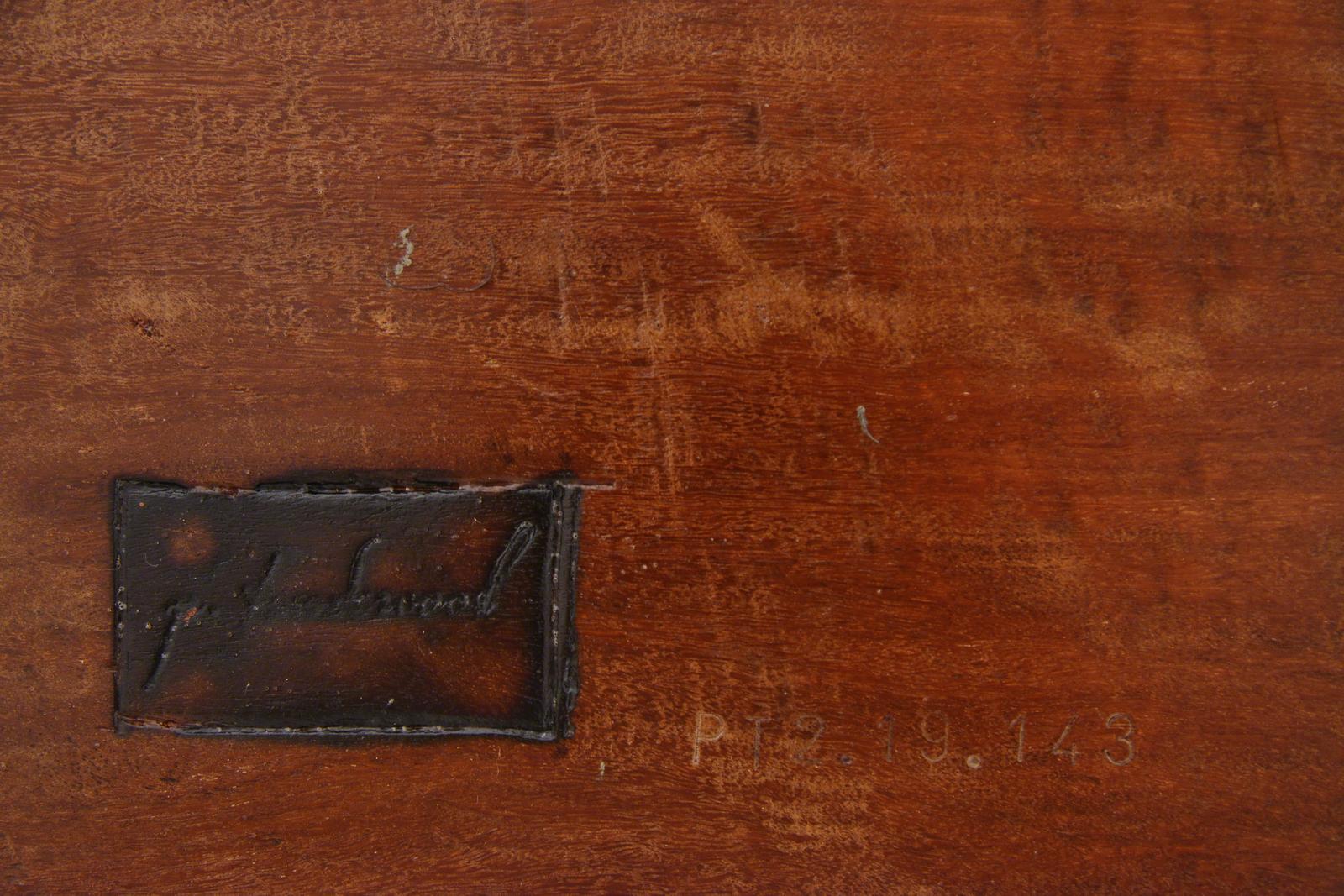 Set aus zwei maßgeschneiderten Tischen aus antikem, aufgearbeitetem Hartholz, Esstisch und Bank (21. Jahrhundert und zeitgenössisch) im Angebot
