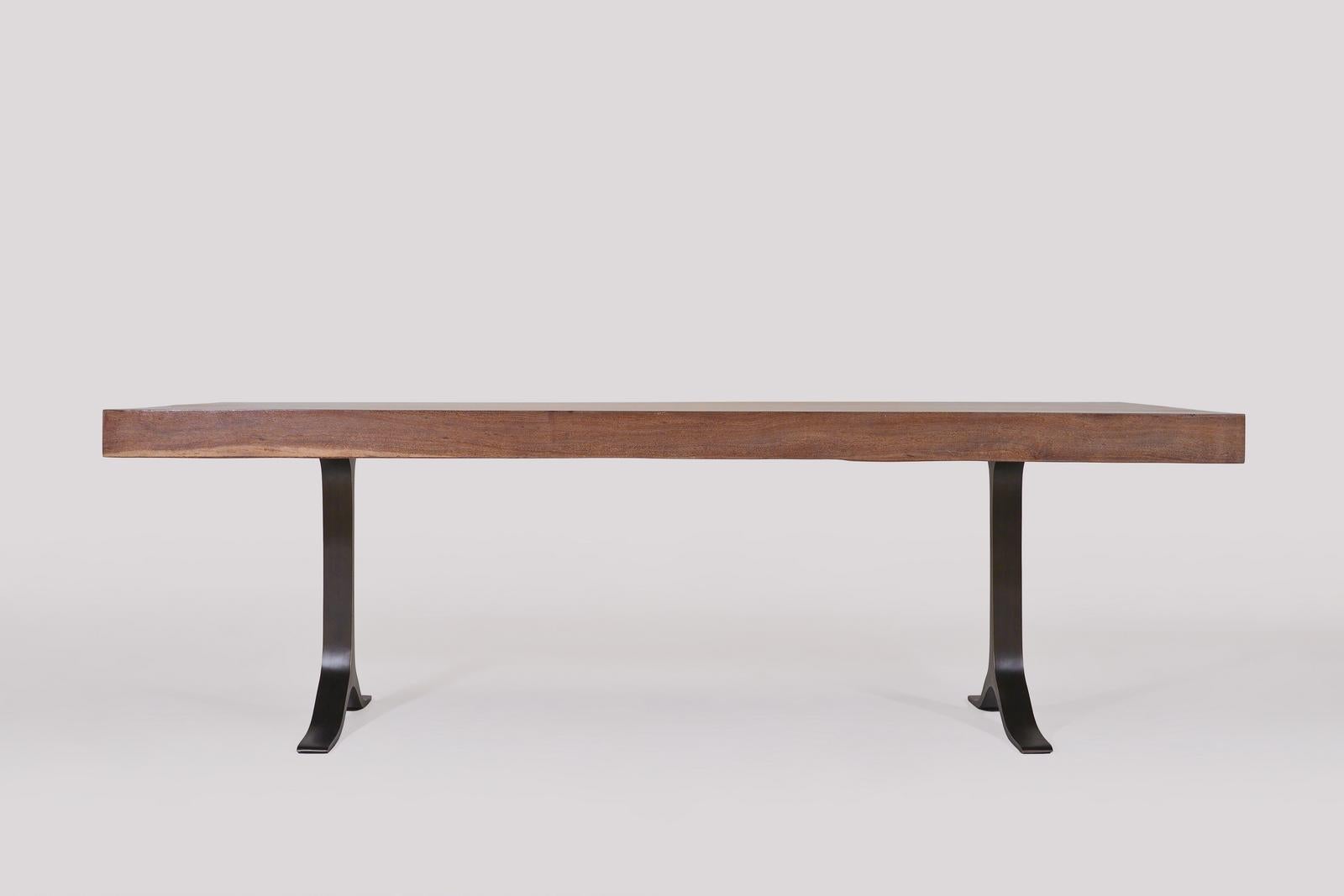 Set aus zwei maßgeschneiderten Tischen aus antikem, aufgearbeitetem Hartholz, Esstisch und Bank im Angebot 1
