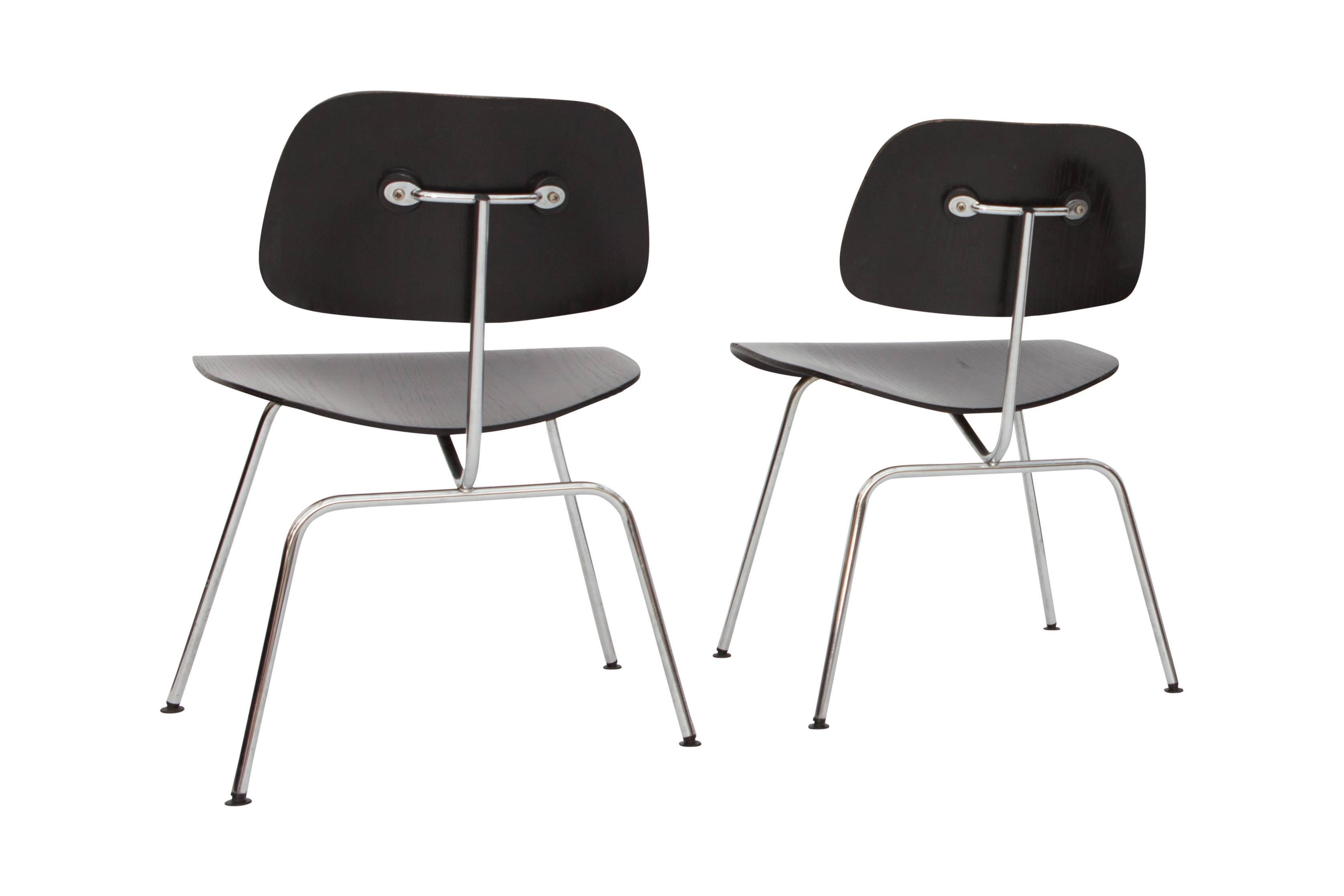 Set of Black Eames DMC Dining Chairs, Produced by Vitra In Good Condition In Antwerp, BE