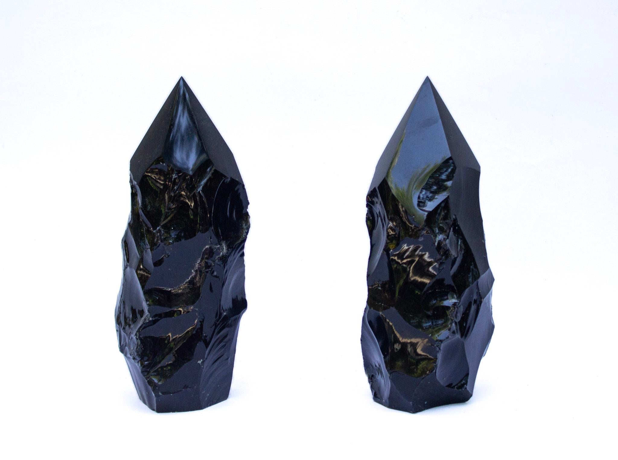 Juego de Espejo y Puntas de Obsidiana Negra con Incisiones de Formación Natural Moderno orgánico en venta