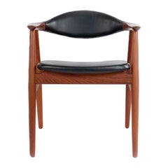 Ensemble de fauteuils Erik Kirkegaard du milieu du siècle en vinyle noir et teck
