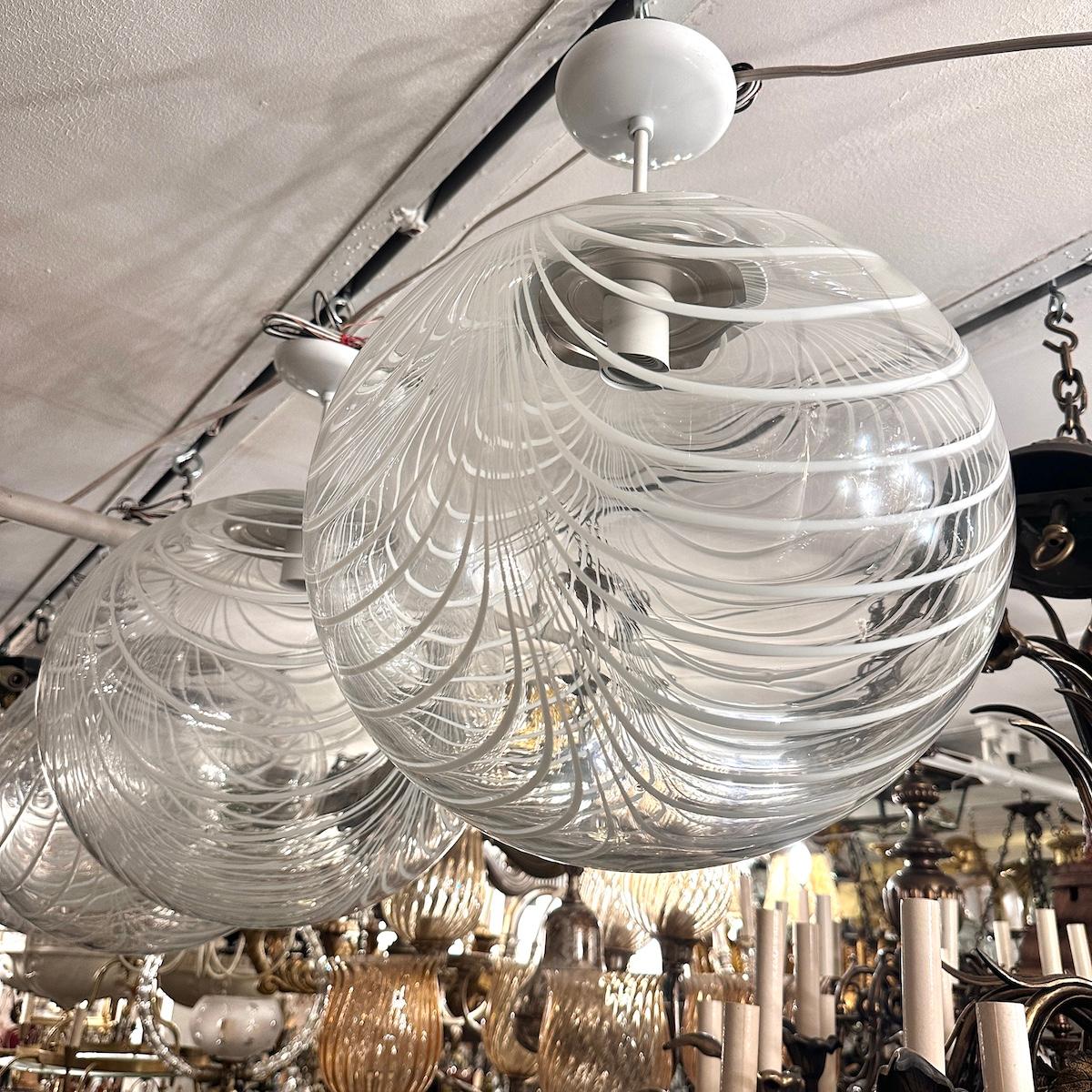 Set mundgeblasener Glaskugellaternen, einzeln verkauft im Angebot 8