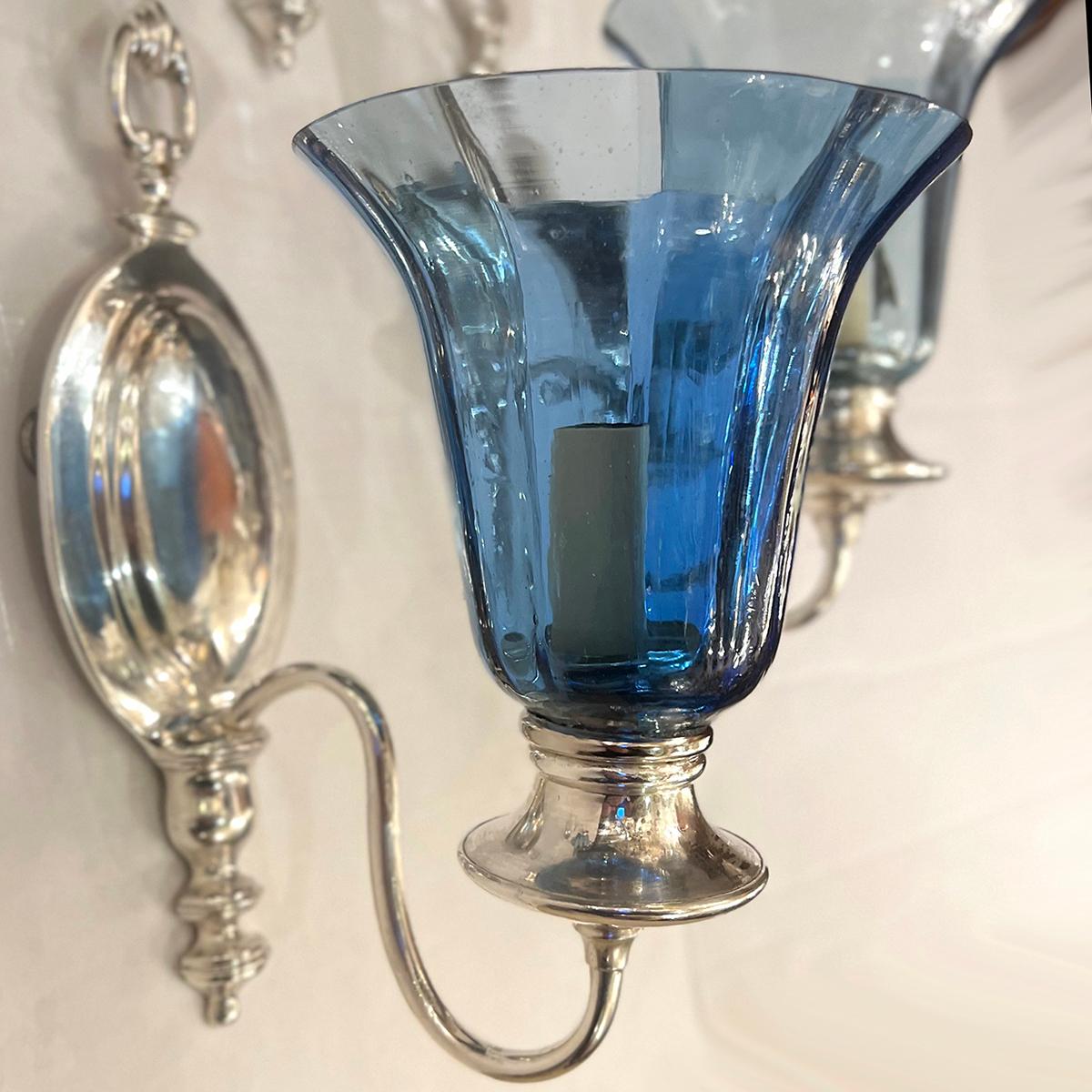 Ensemble d'appliques en verre bleu, vendu par paire. en vente 3