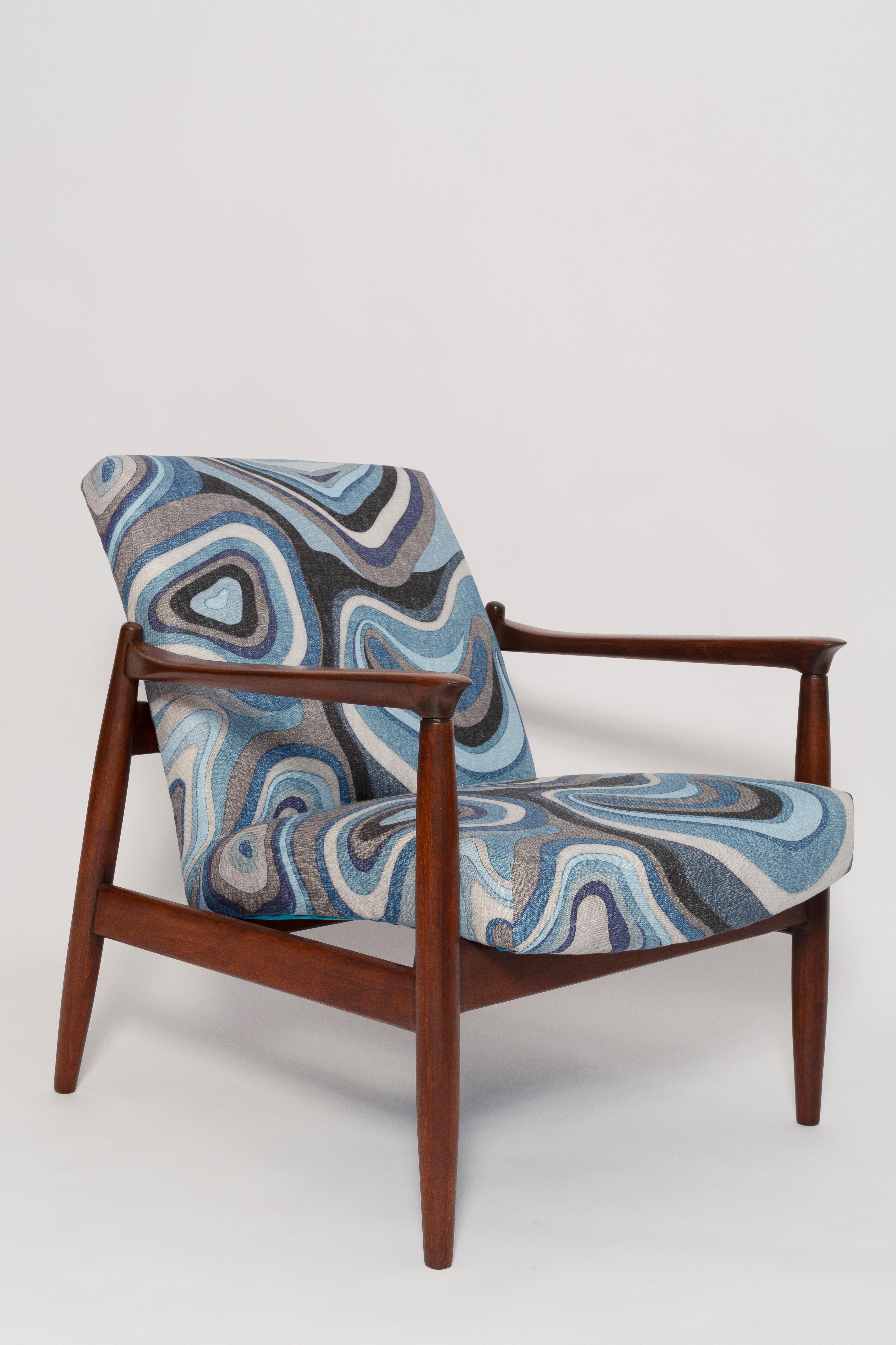 Fatto a mano Set di poltrona e sgabello GFM64 di metà secolo in lino blu, E Homa, Europa, anni '60 in vendita