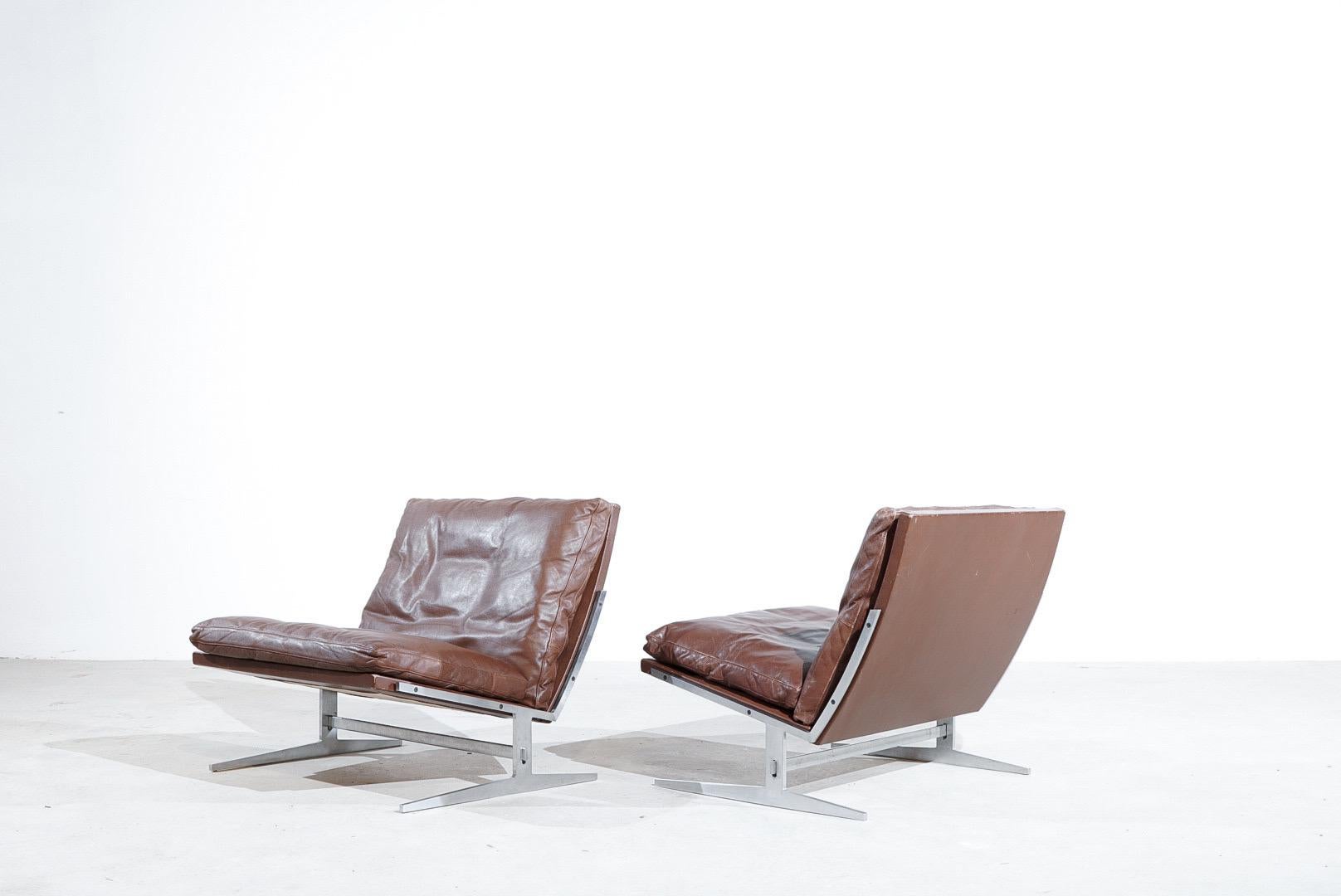 Magnifique ensemble de deux très rares fauteuils du milieu du siècle appelés modèle 