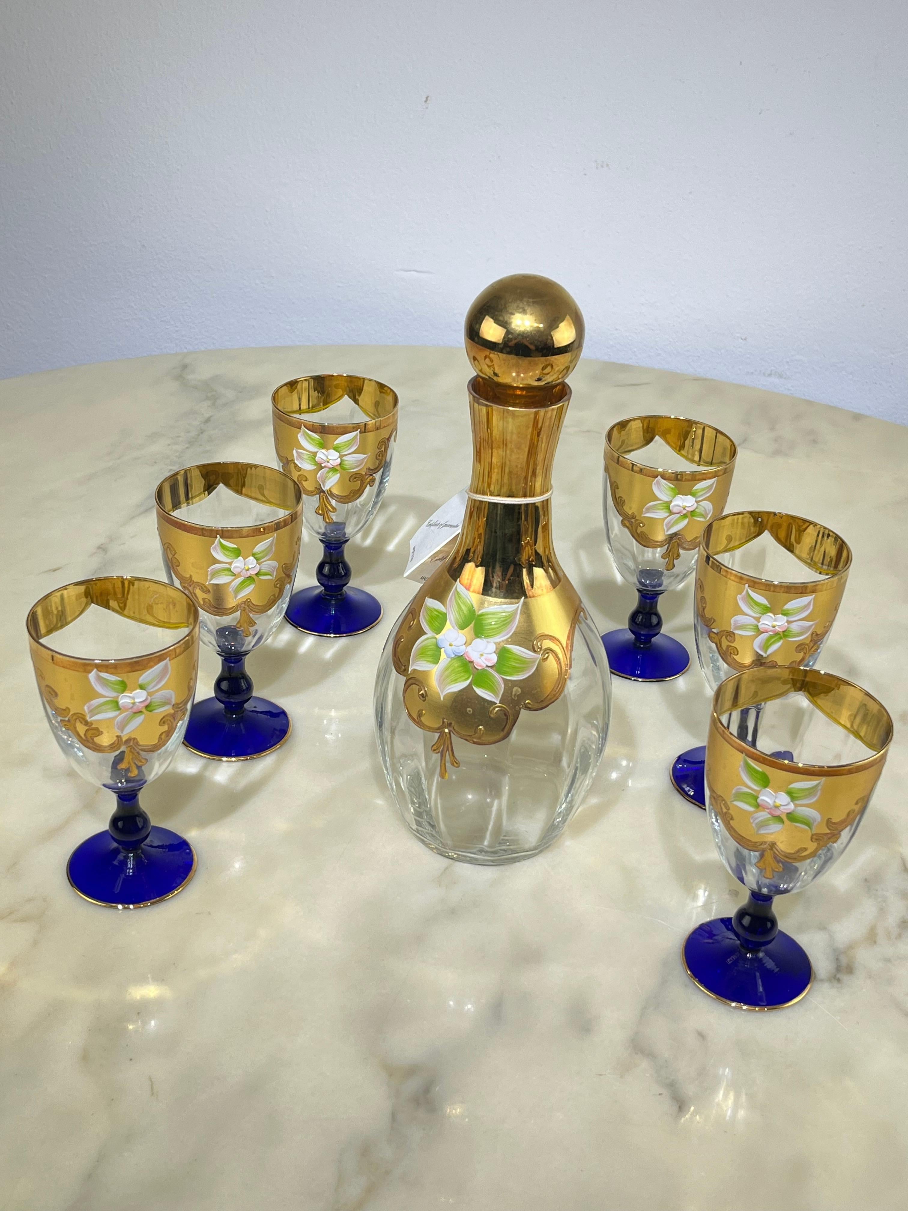 Ensemble de bouteilles et six verres en verre de Murano peint à la main et or 24 carats, années 1970 en vente 4