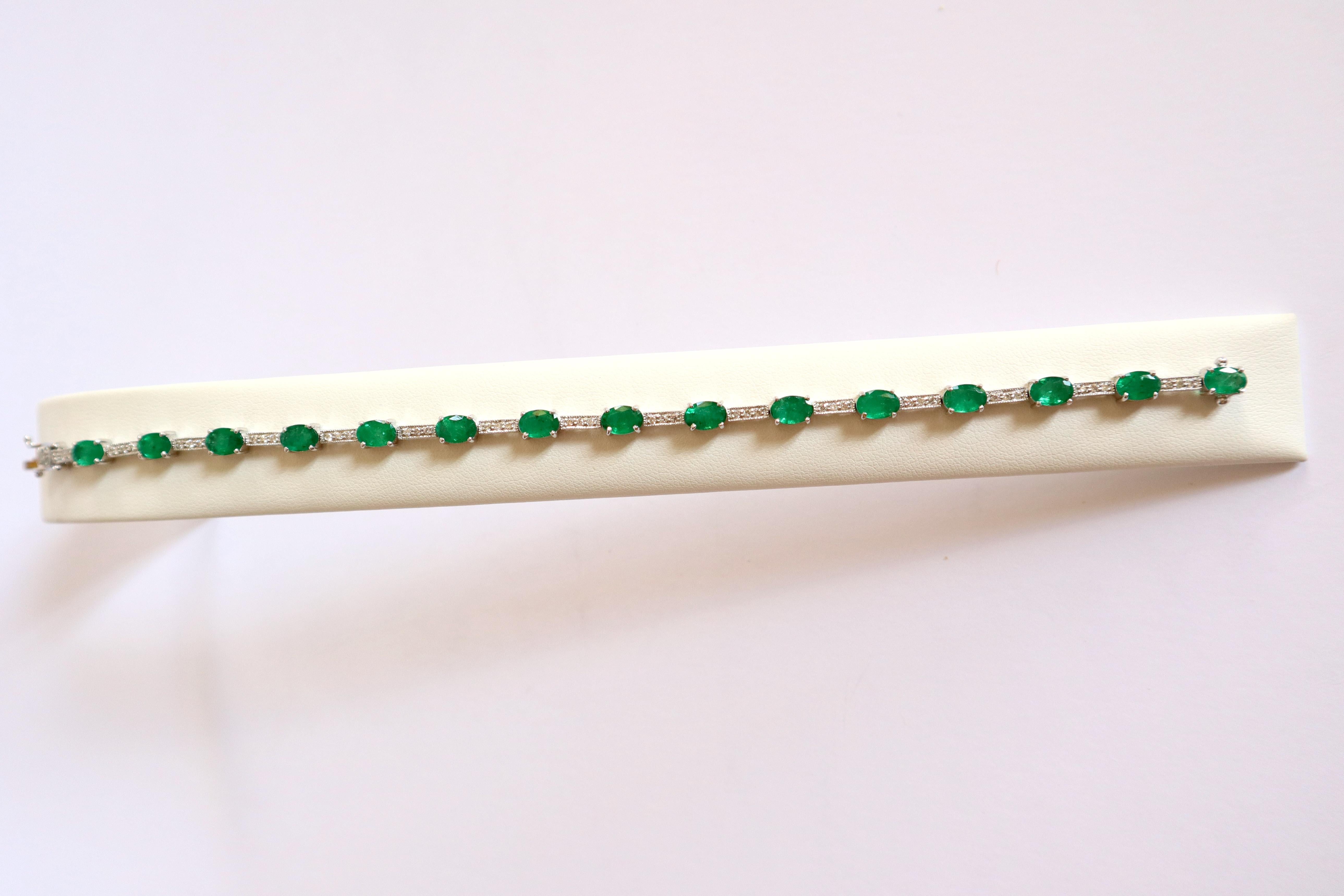 Conjunto de Pulseras en Oro Blanco de 18k, Rubíes 10,04 kt Esmeraldas 7,5 kt Diamantes en venta 9