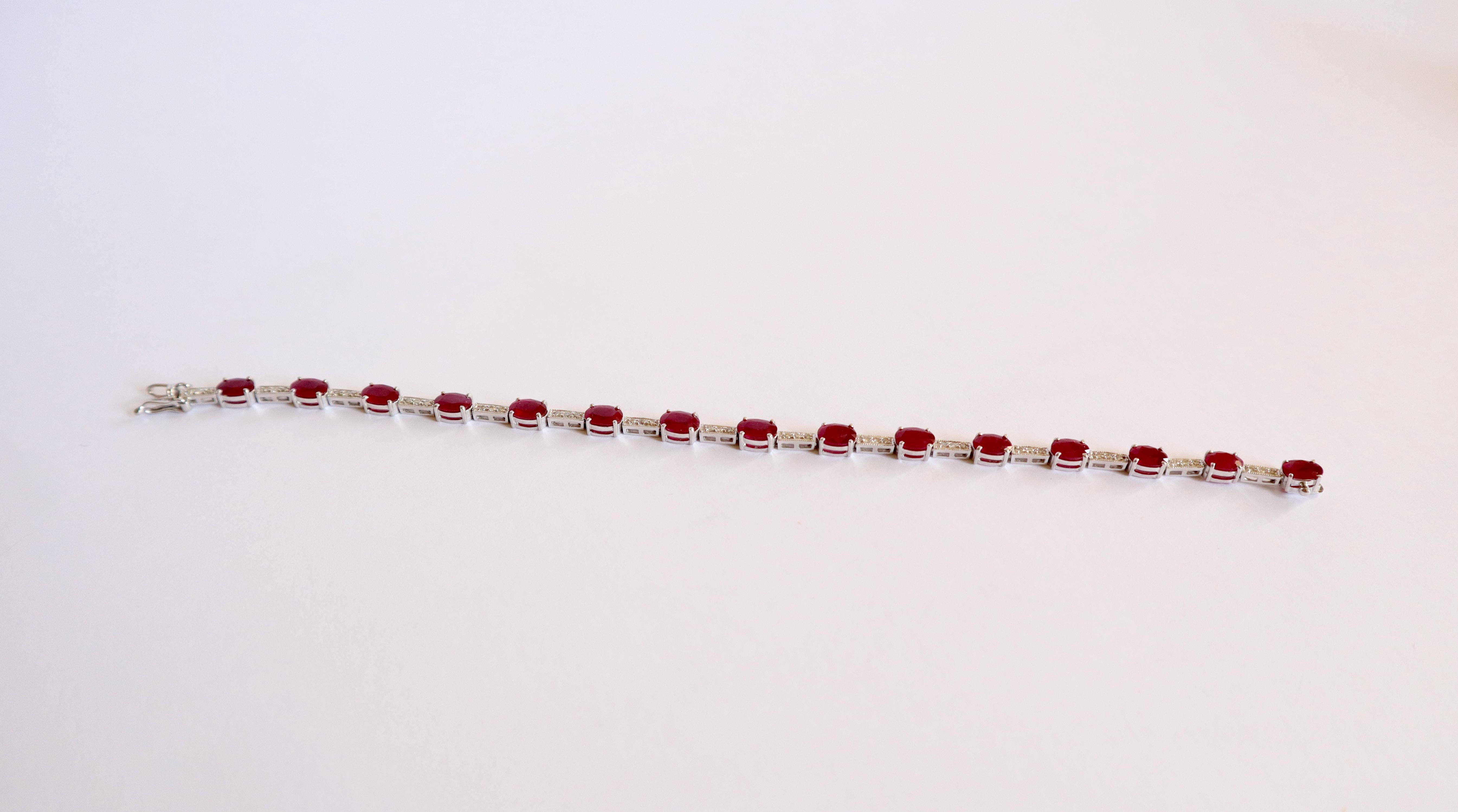 Conjunto de Pulseras en Oro Blanco de 18k, Rubíes 10,04 kt Esmeraldas 7,5 kt Diamantes en venta 11