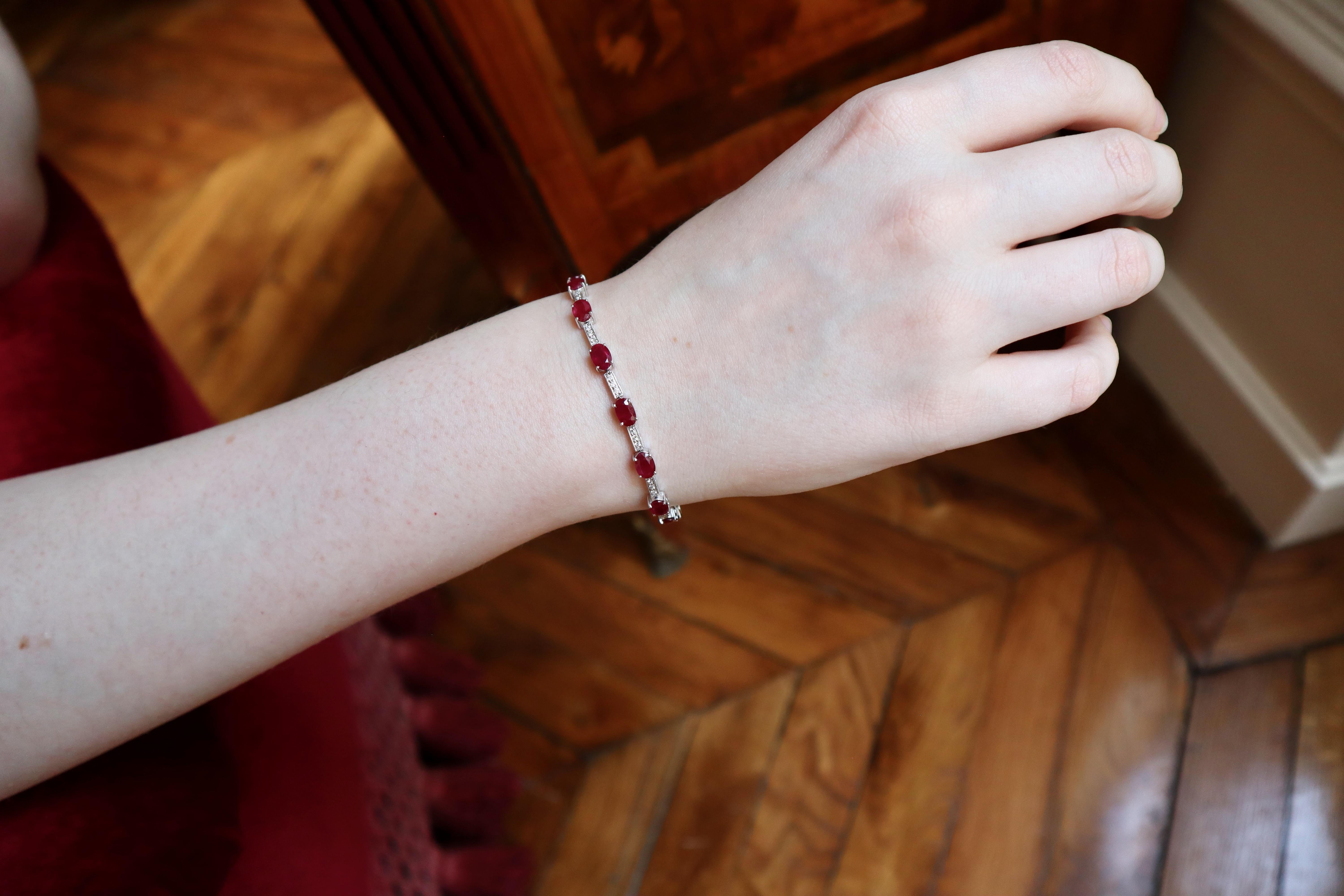 Conjunto de Pulseras en Oro Blanco de 18k, Rubíes 10,04 kt Esmeraldas 7,5 kt Diamantes en Bueno estado para la venta en Paris, FR