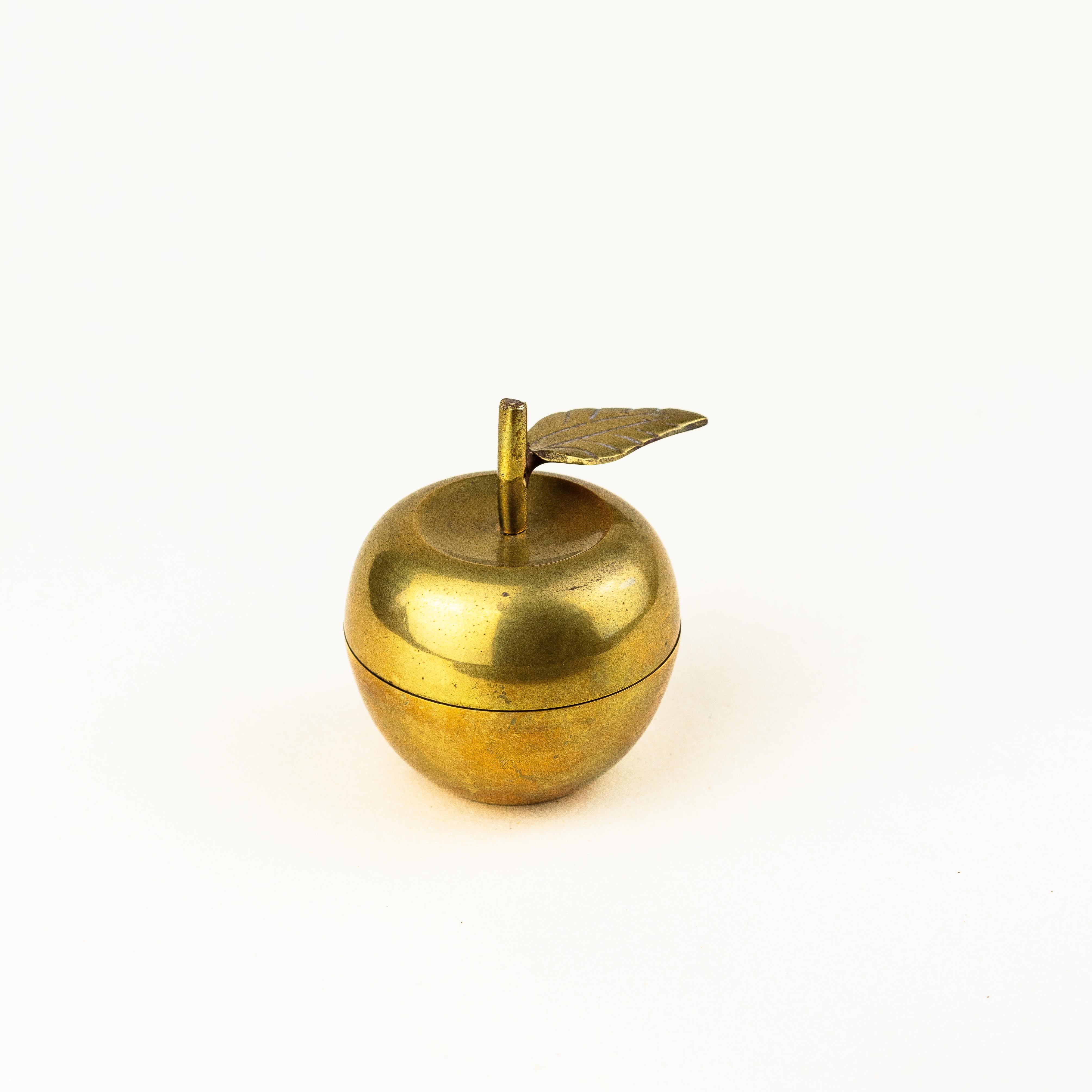 Set von Apfelschmuckkästchen aus Messing 1970er Jahre (Moderne der Mitte des Jahrhunderts) im Angebot
