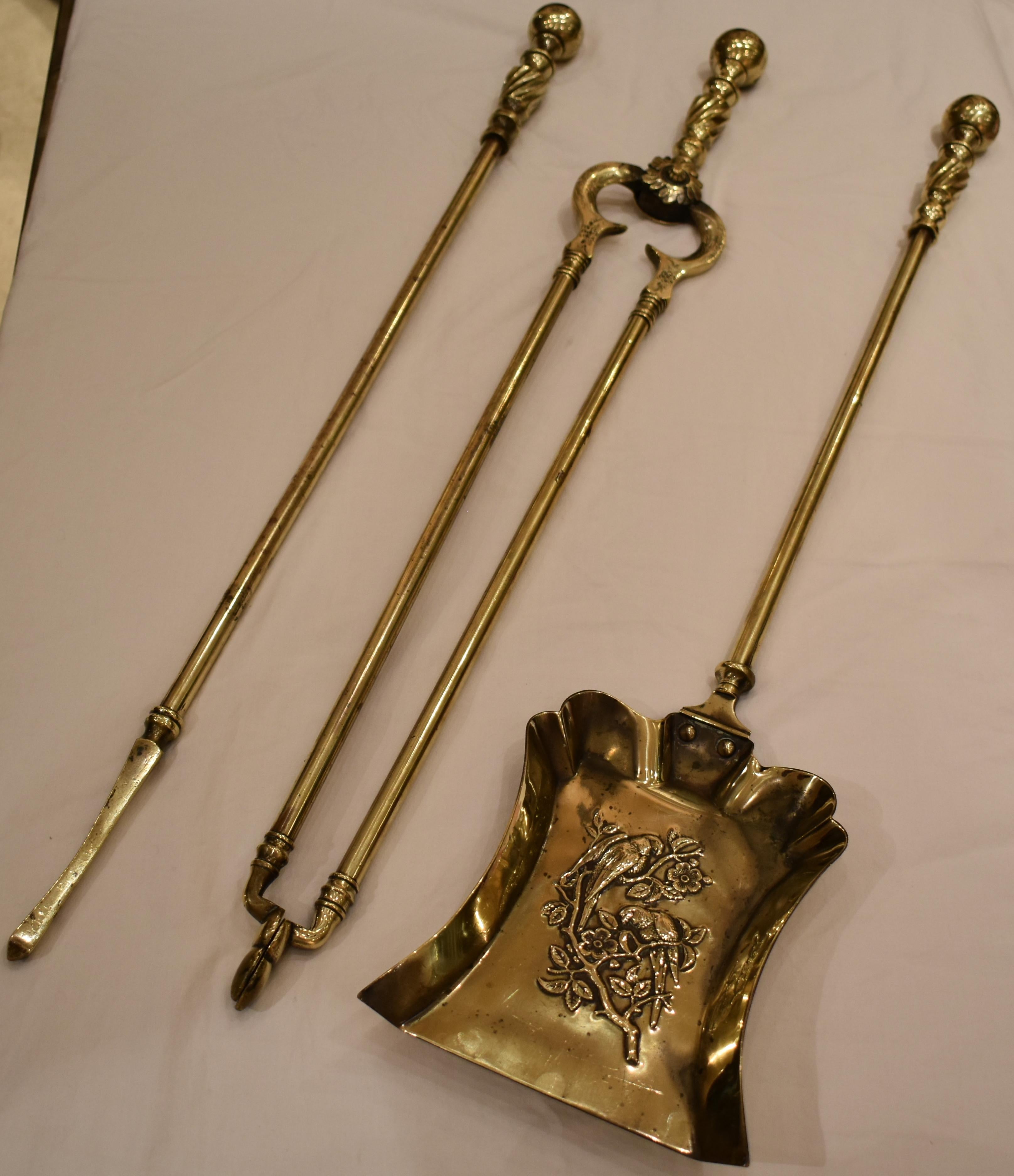 Set of Brass Fire Tools In Good Condition In London, GB