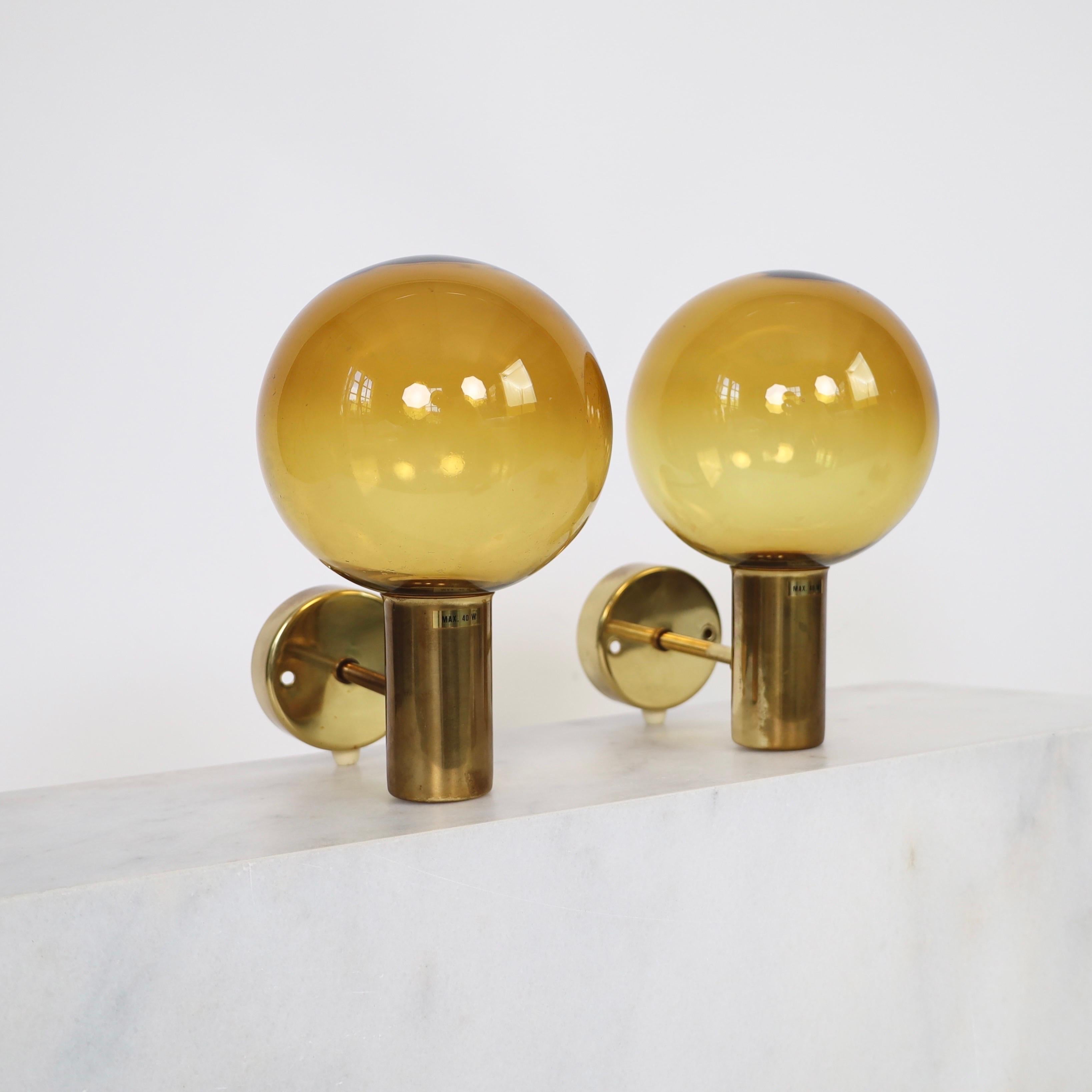Milieu du XXe siècle Ensemble d'appliques en laiton de Hans-Agne Jakobsson, années 1960, Suède en vente