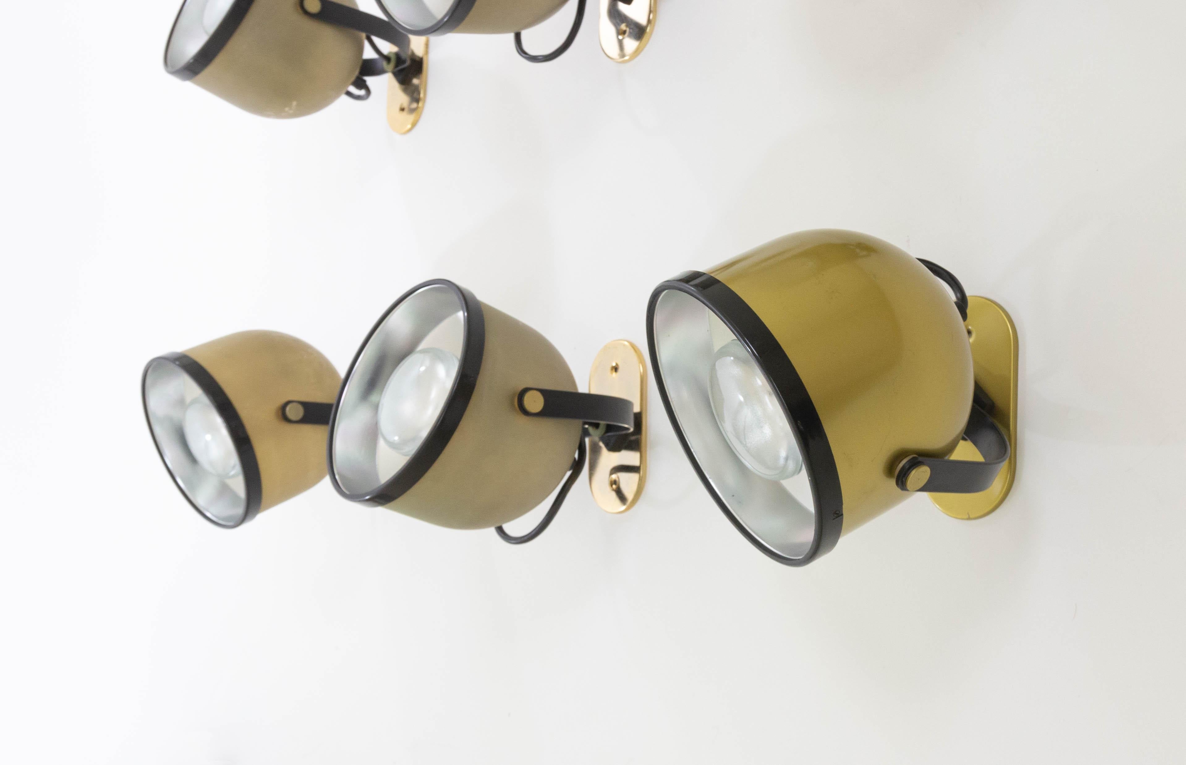 Late 20th Century Set of brass wall lamps by Gae Aulenti & Livio Castiglioni for Stilnovo, 1970s For Sale
