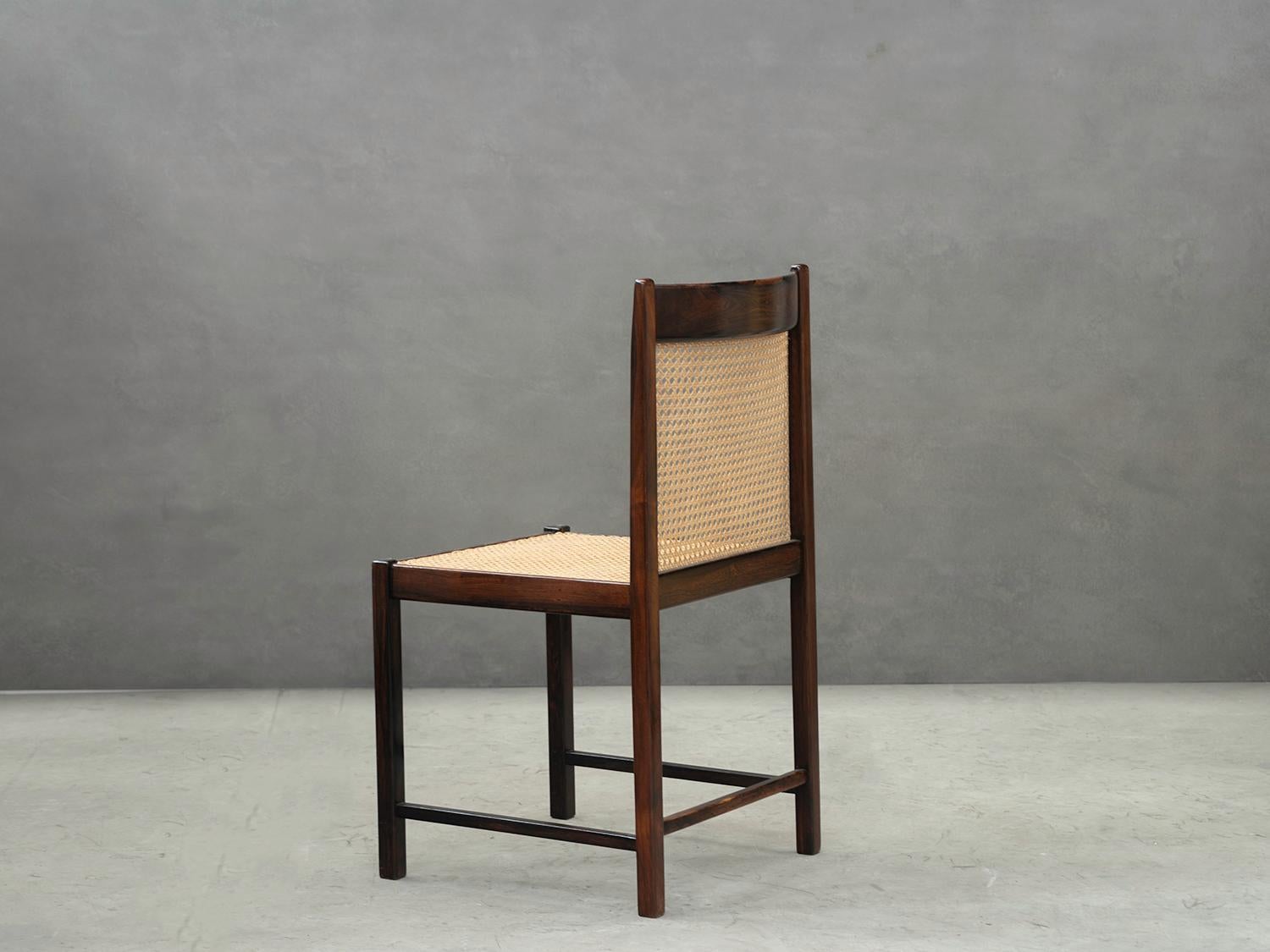 20th Century Set of Brazilian Rosewood and Straw Dining Chairs. Brazilian Midcentury Design For Sale