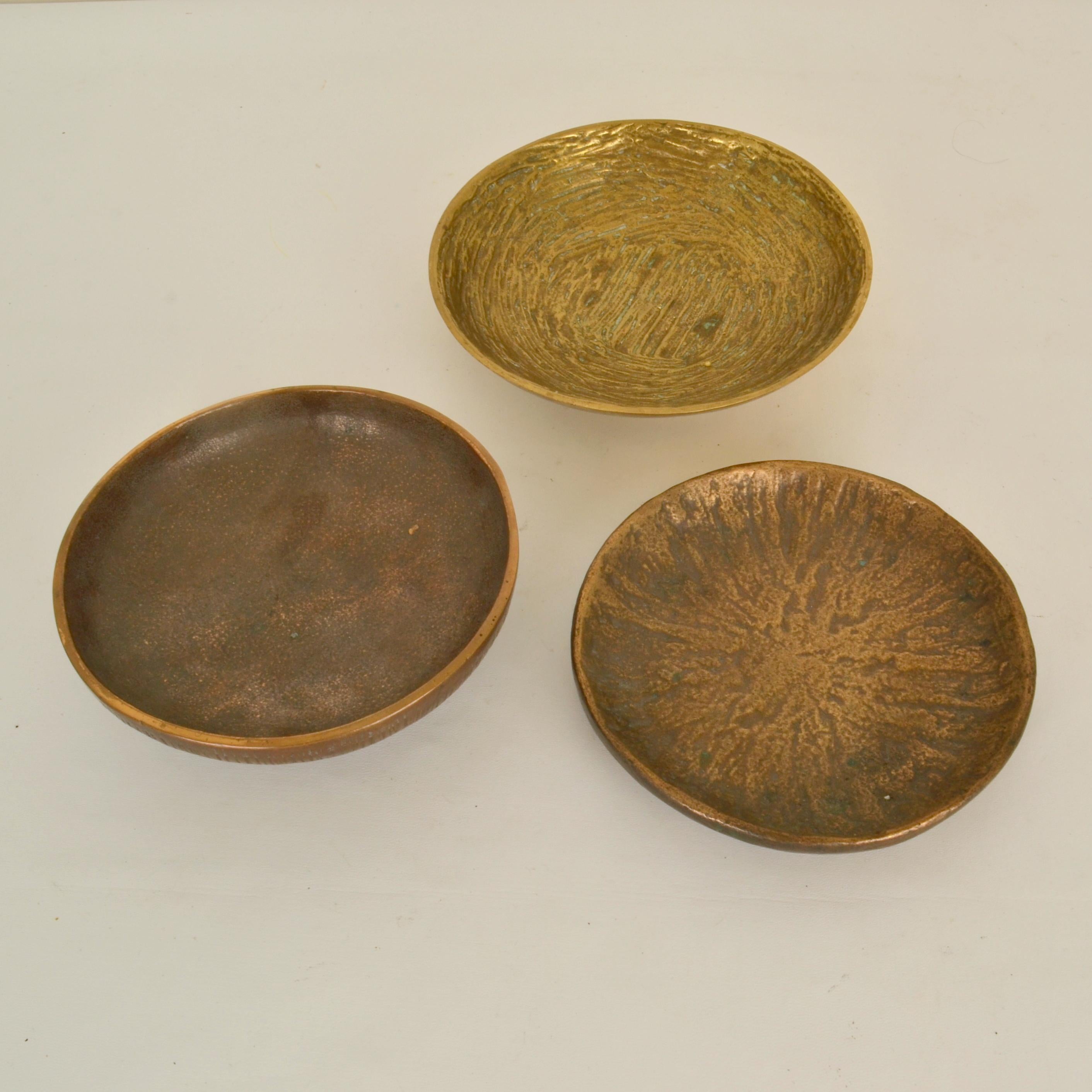 Set of Bronze Decorative Bowls In Excellent Condition In London, GB