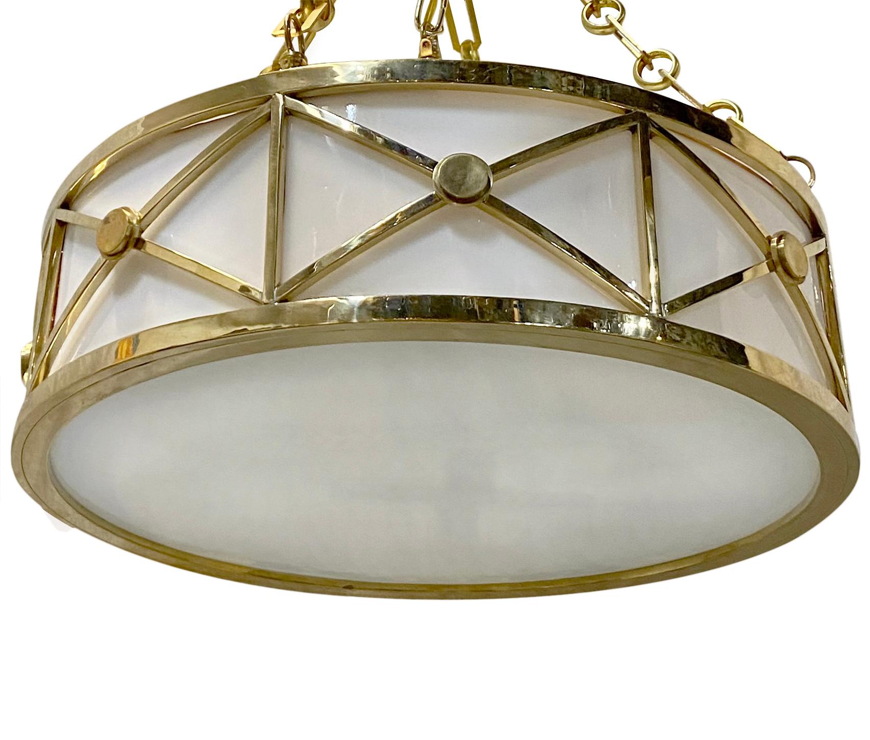 Francese Set di lampadari in bronzo e vetro latteo, venduti singolarmente in vendita