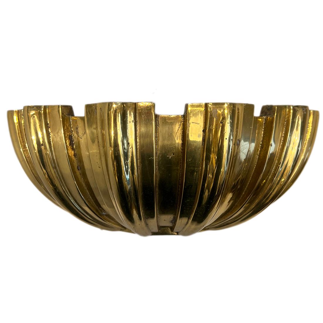 Francese Set di lampade a conchiglia in bronzo, vendute a coppia in vendita