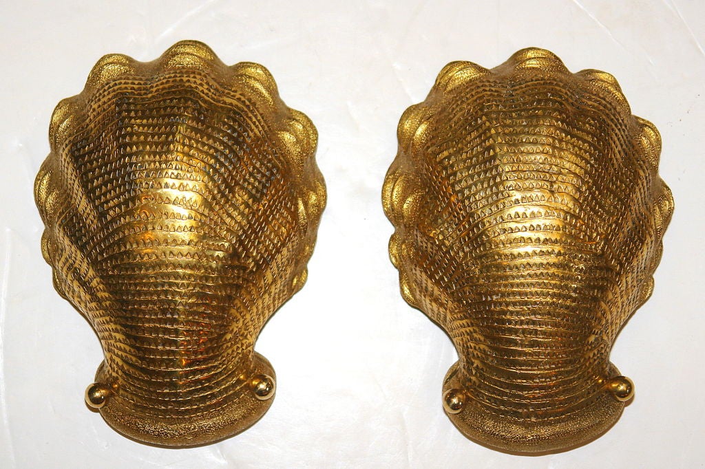 Ensemble d'appliques en bronze en forme de coquillage, vendu par paire Bon état - En vente à New York, NY