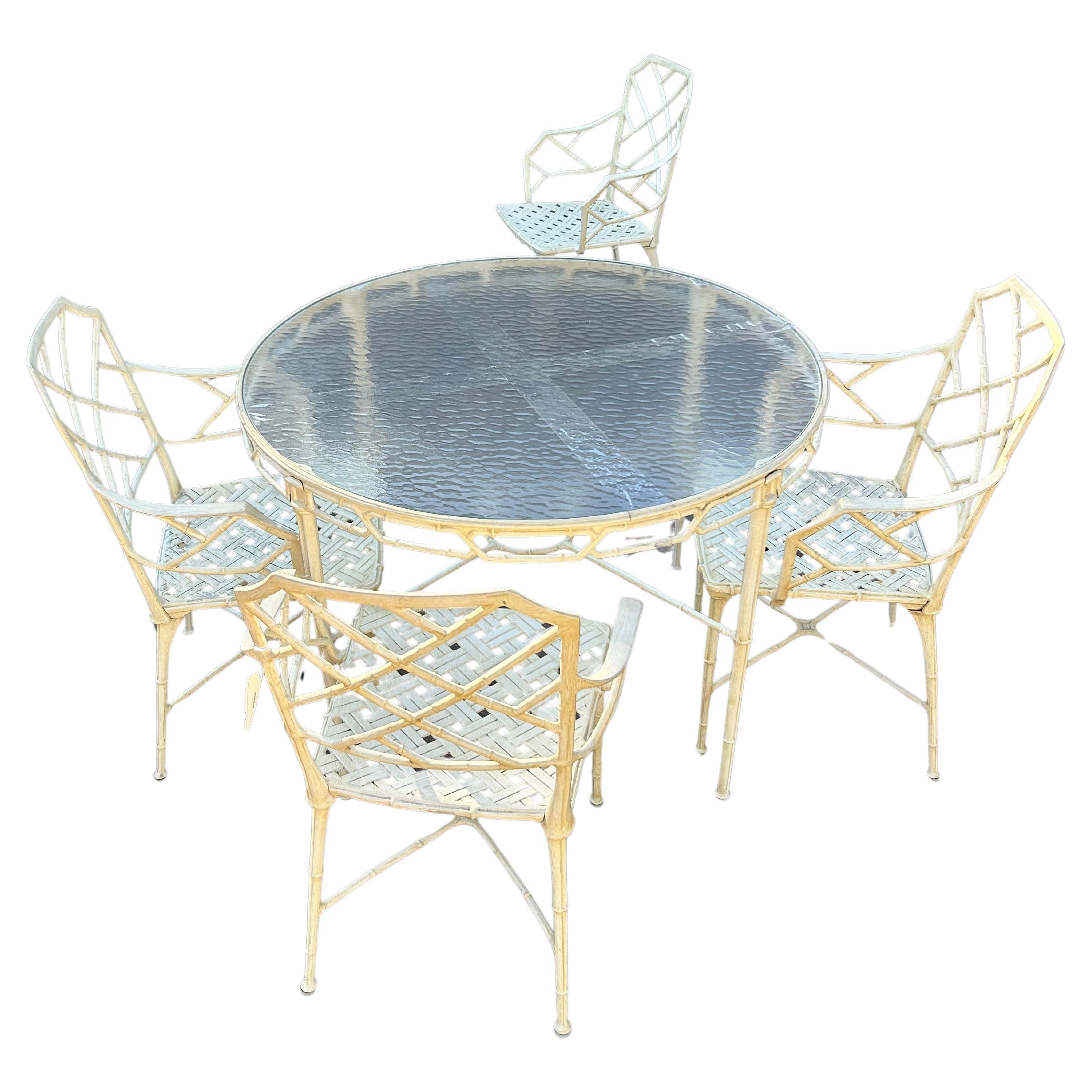 Ensemble de meubles de jardin Brown Hall Bradley Furniture