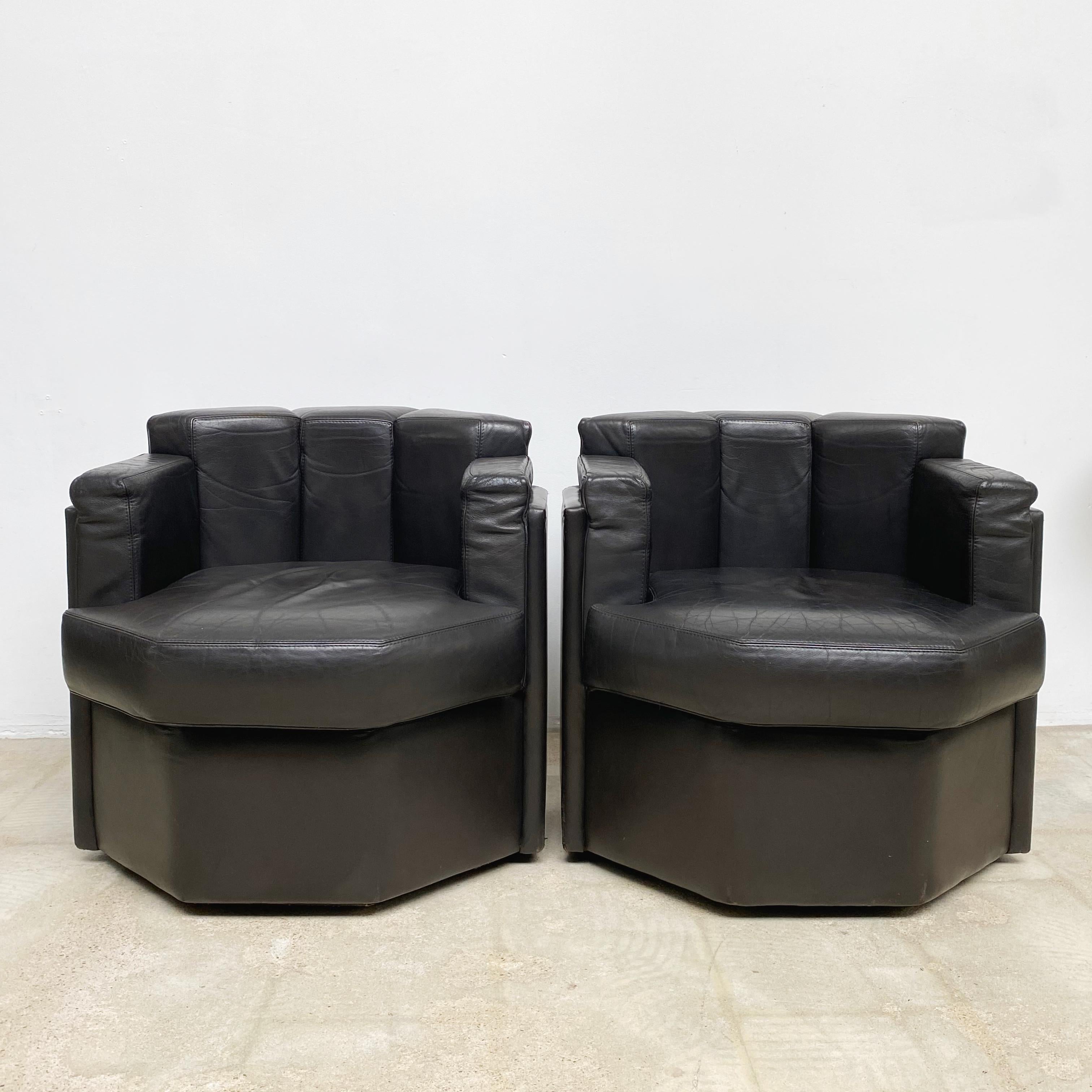 Set of Brown Leather Octagonal Club Chairs, 1970s For Sale 1
