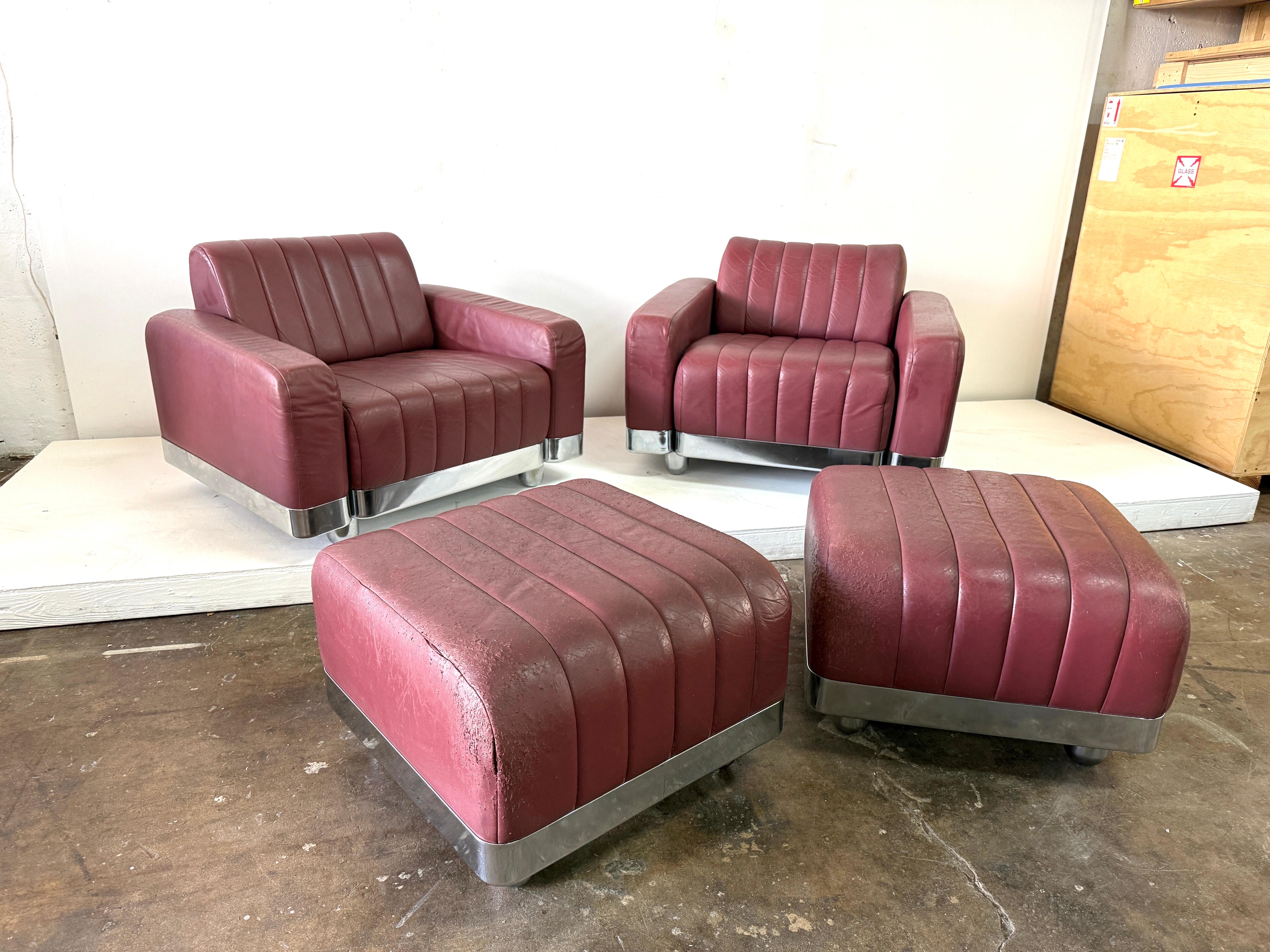 Ensemble de chaises longues et d'ottomans en chrome Brueton en vente 6