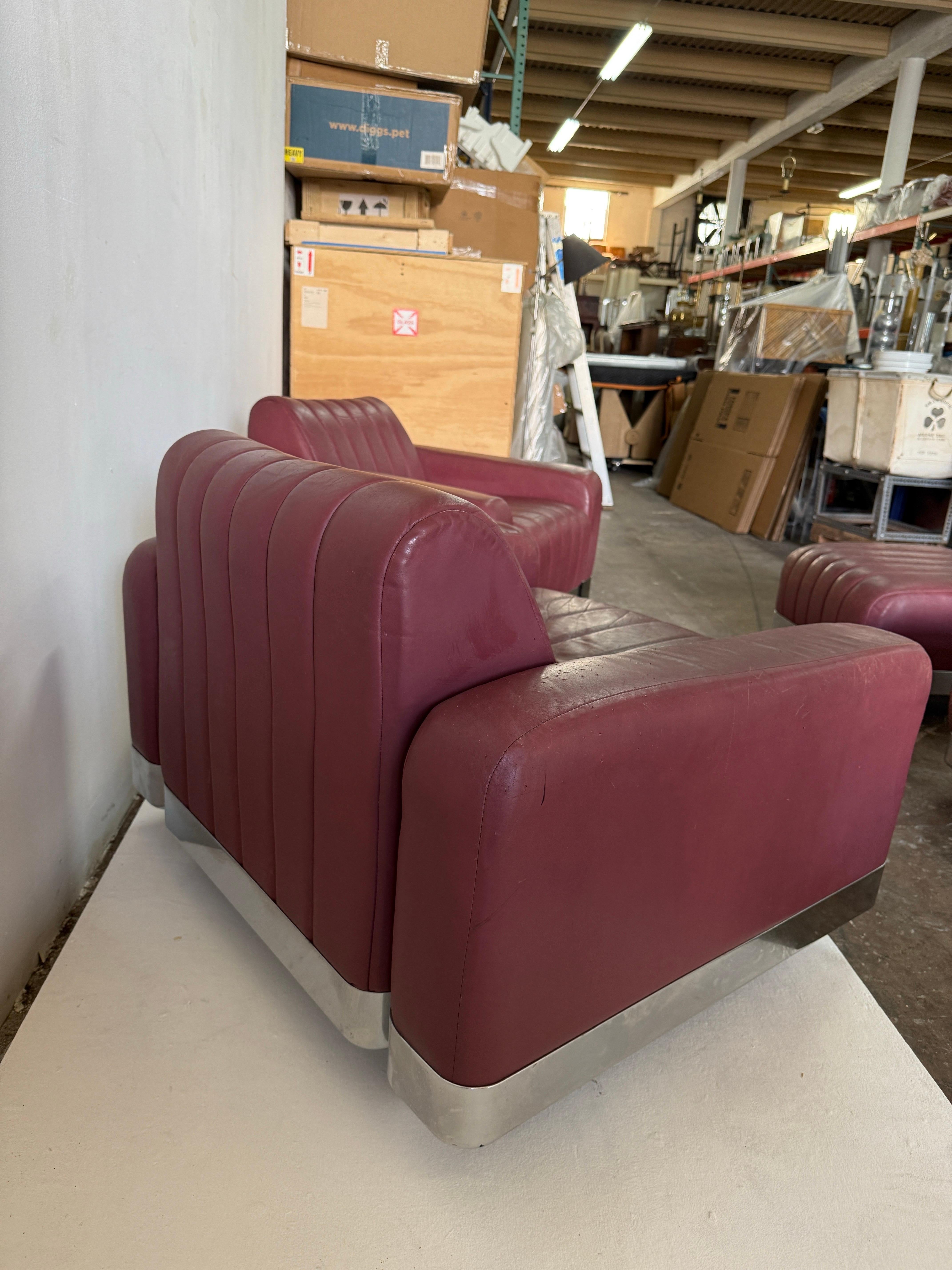 Ensemble de chaises longues et d'ottomans en chrome Brueton en vente 7