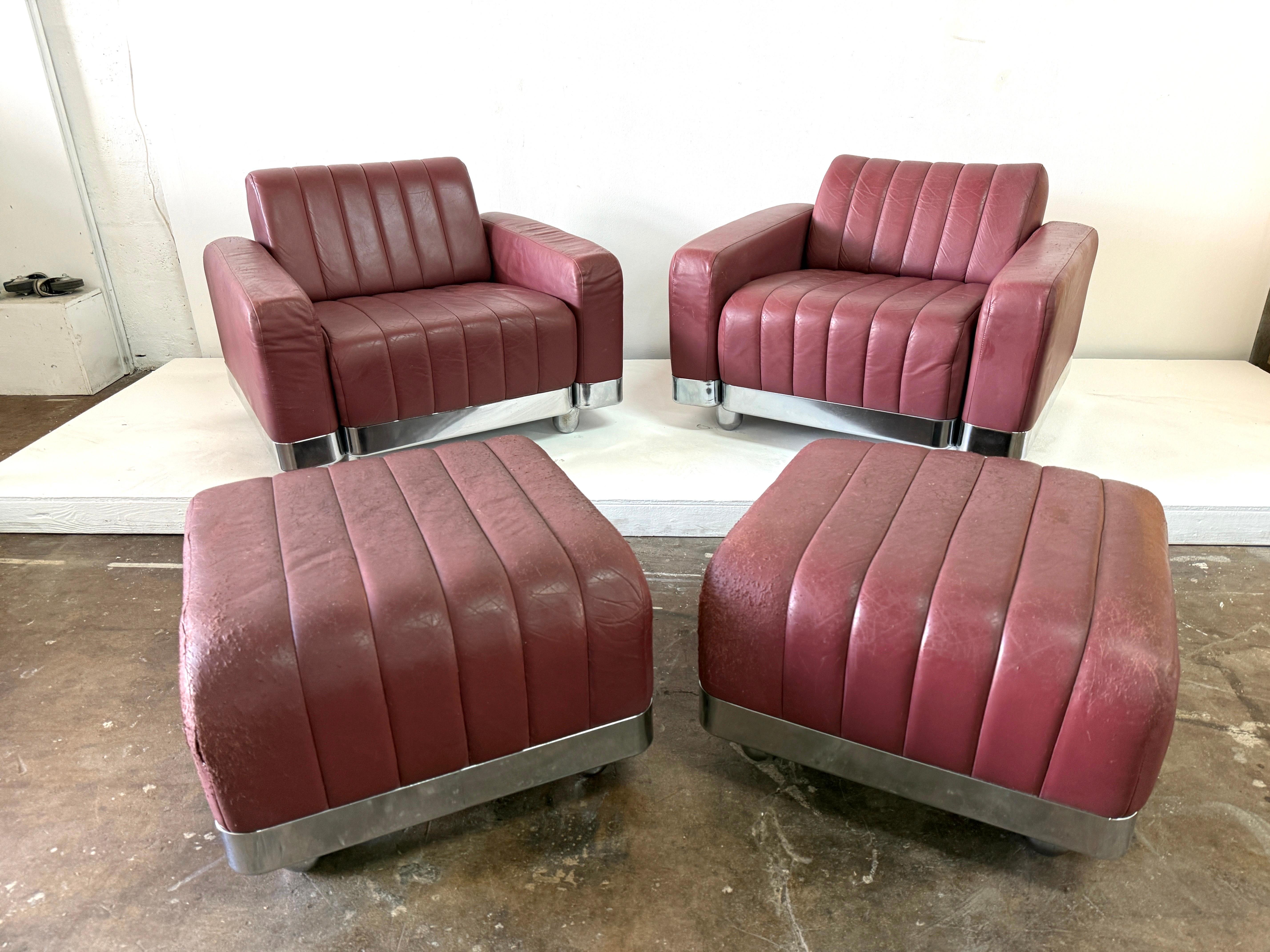 Ensemble de chaises longues et d'ottomans en chrome Brueton Bon état - En vente à North Miami, FL