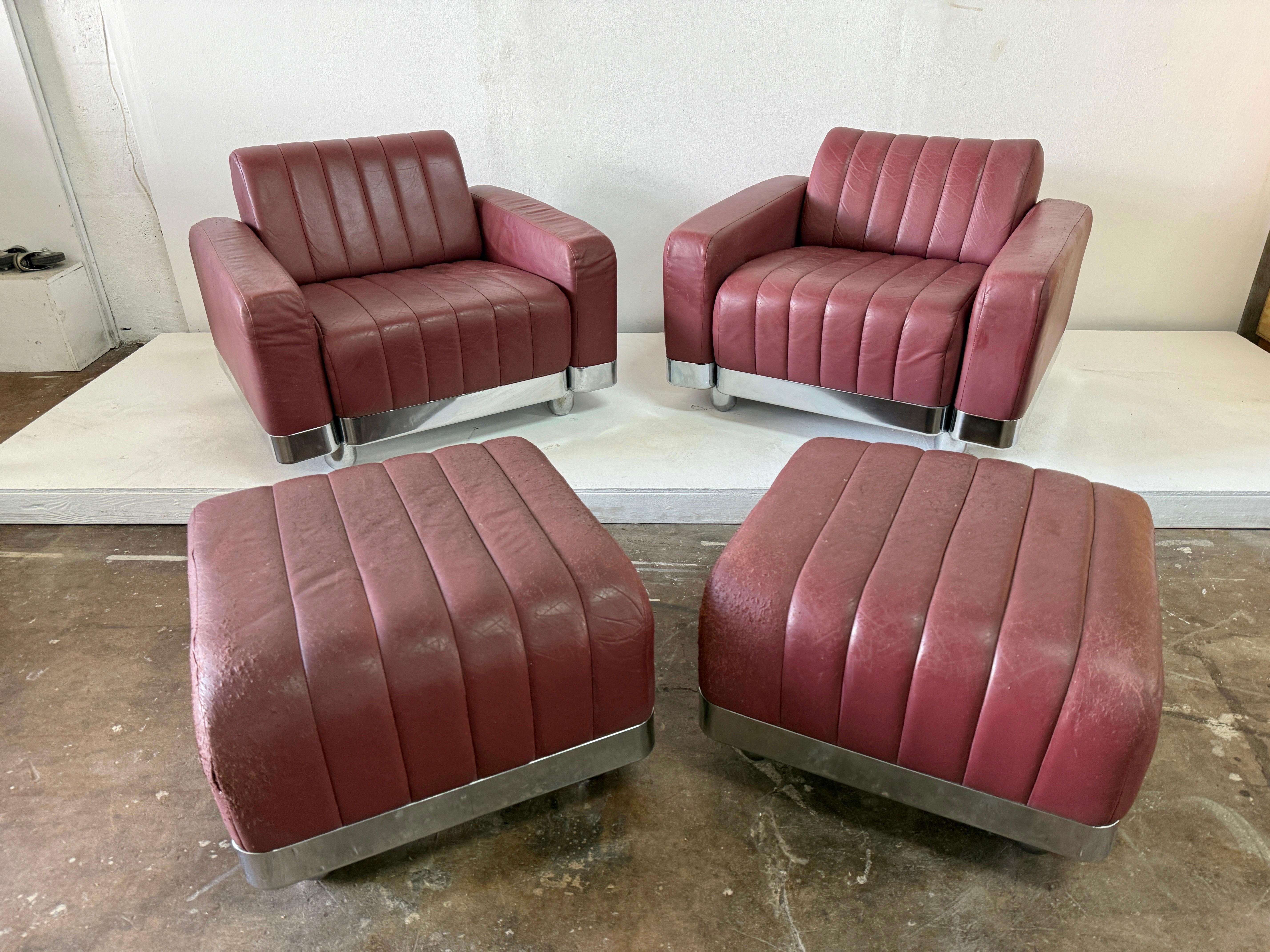Cuir Ensemble de chaises longues et d'ottomans en chrome Brueton en vente