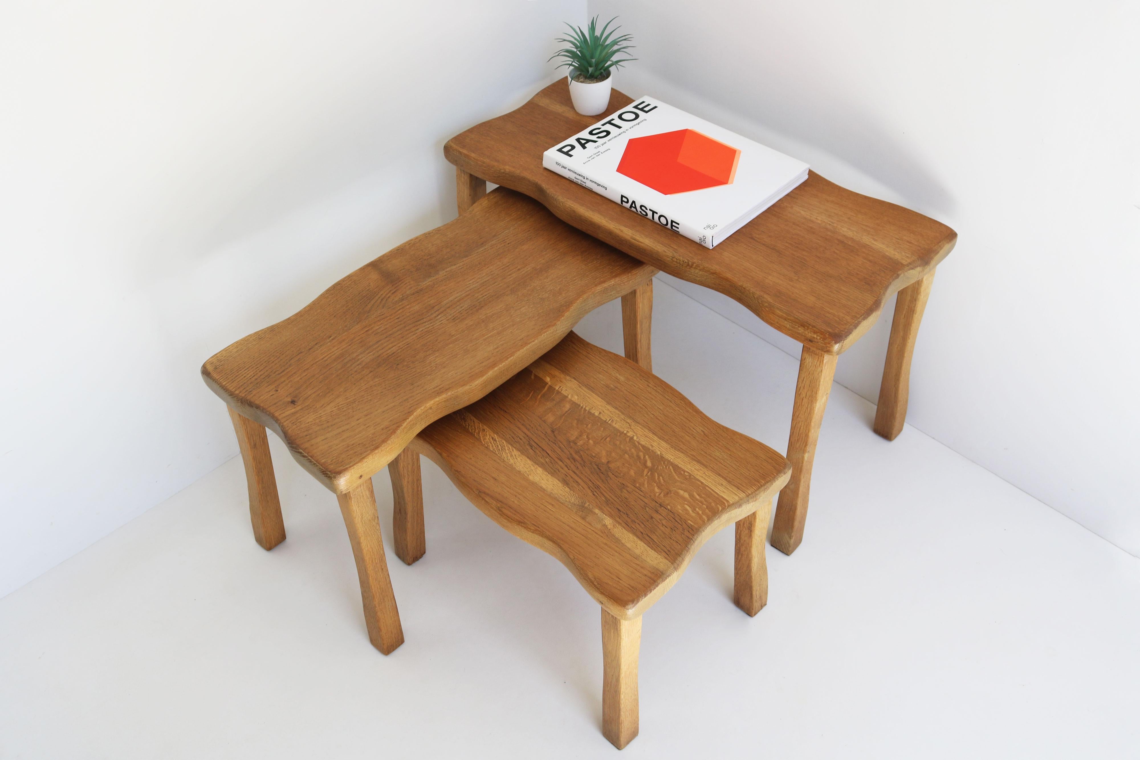 Set of Brutalist organic nesting tables solid oak European free form 1960 france For Sale 4