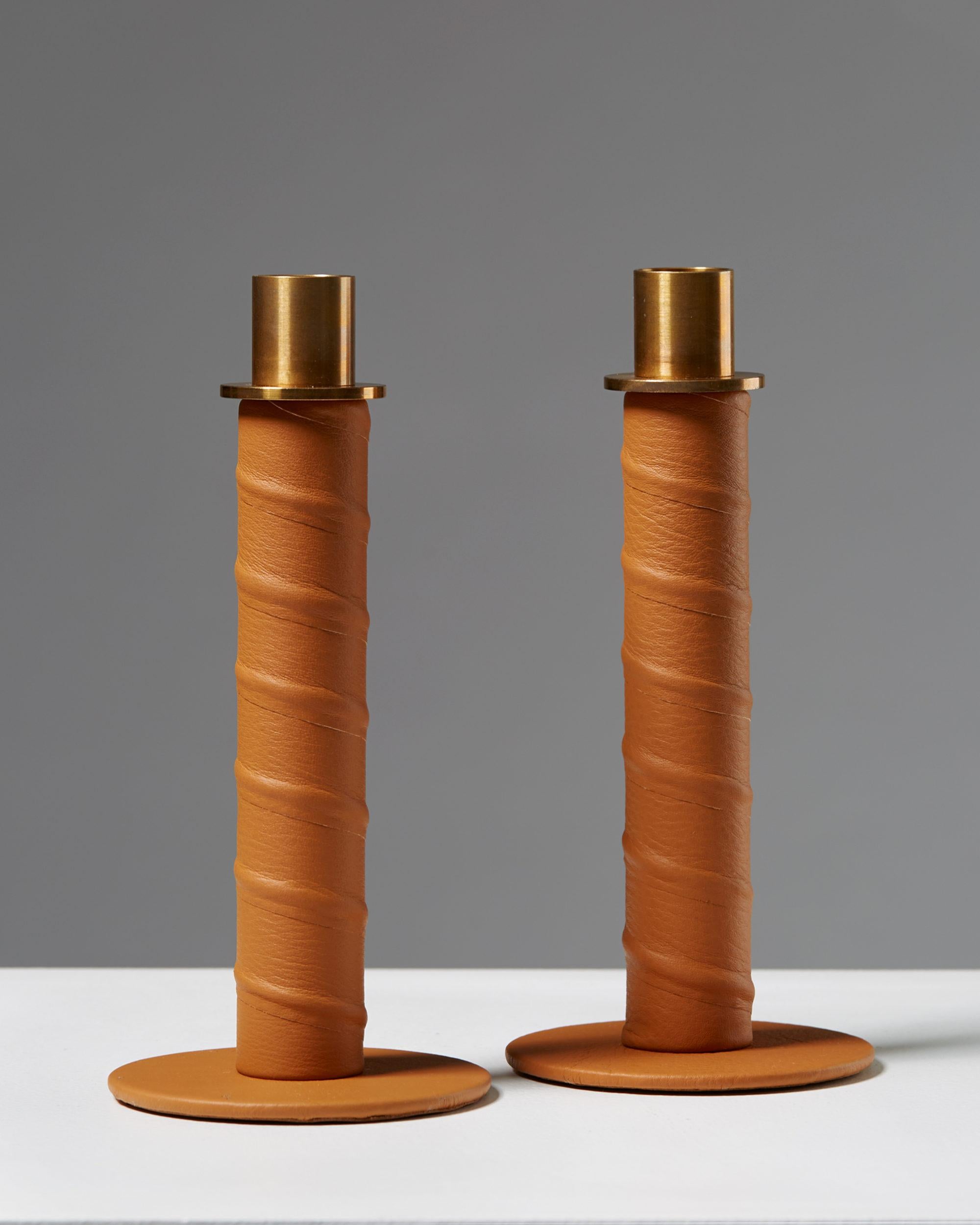 Set of candlesticks “Herrgård” designed by Alexander Lervik, Sweden, 2013.
Steel, leather and brass.

Measure: Height 19 cm/ 7 3/8