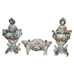 Ensemble d'urnes et de bols de centre de table en porcelaine Carl Thieme Potschappel
