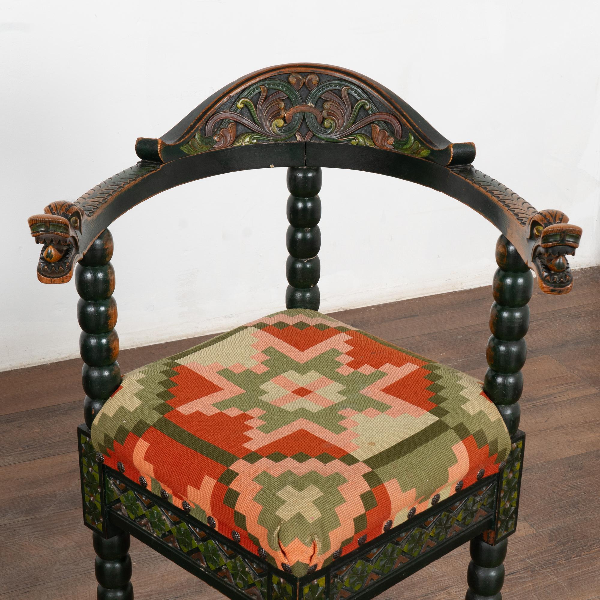 Ensemble de bancs et de deux fauteuils sculptés de Norvège, vers 1880-1900 Bon état - En vente à Round Top, TX
