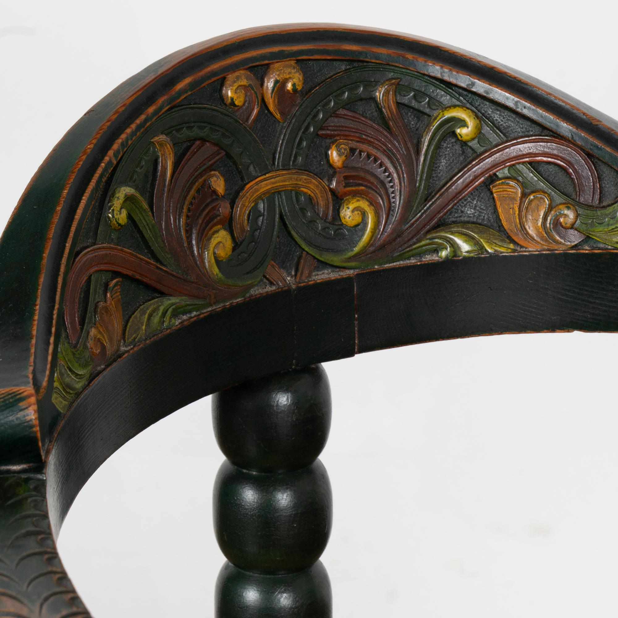 XIXe siècle Ensemble de bancs et de deux fauteuils sculptés de Norvège, vers 1880-1900 en vente