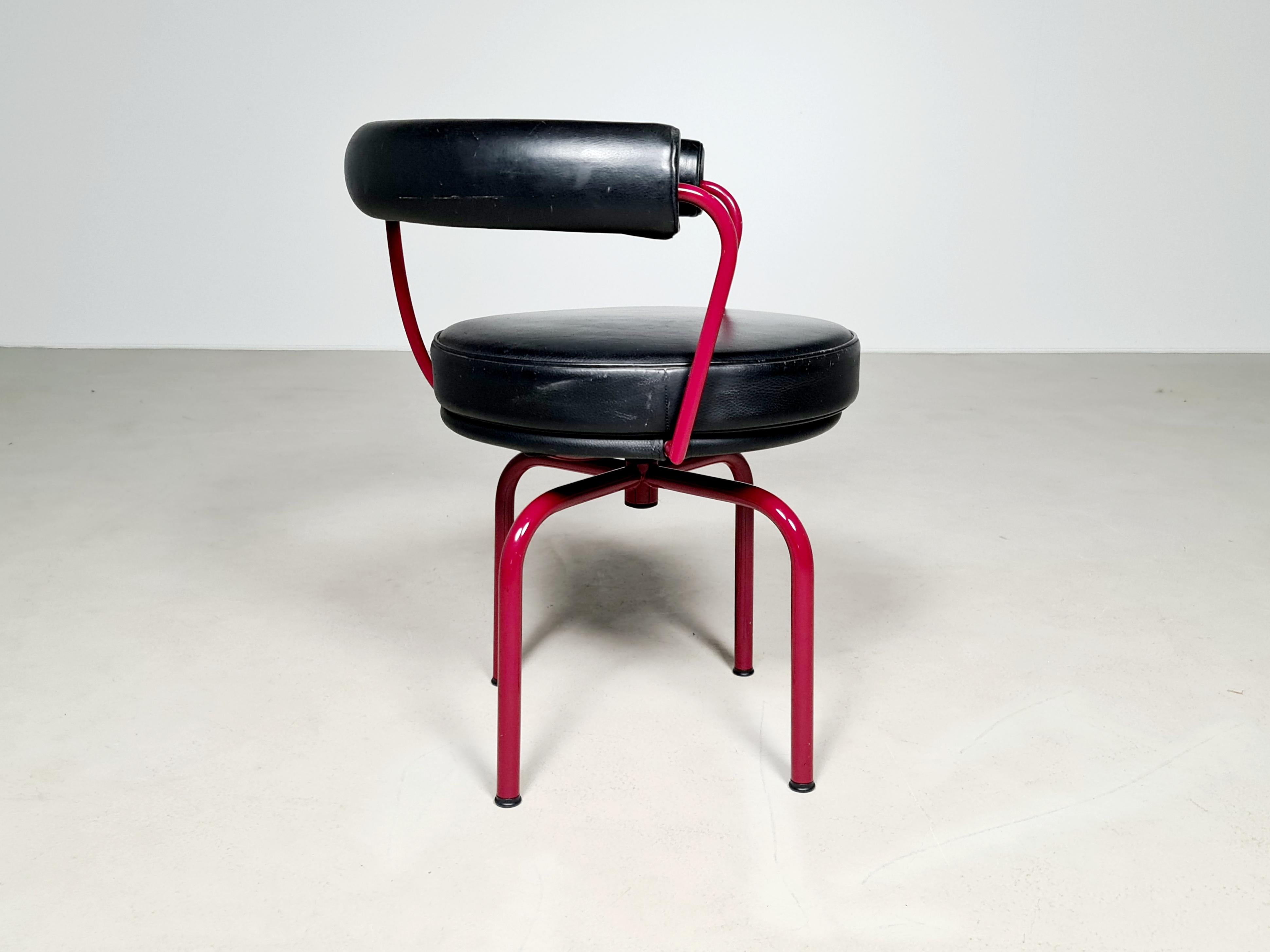 Late 20th Century Set of Cassina LC7 Swivel Chairs by Charlotte Perriand, Le Corbusier, 1970s