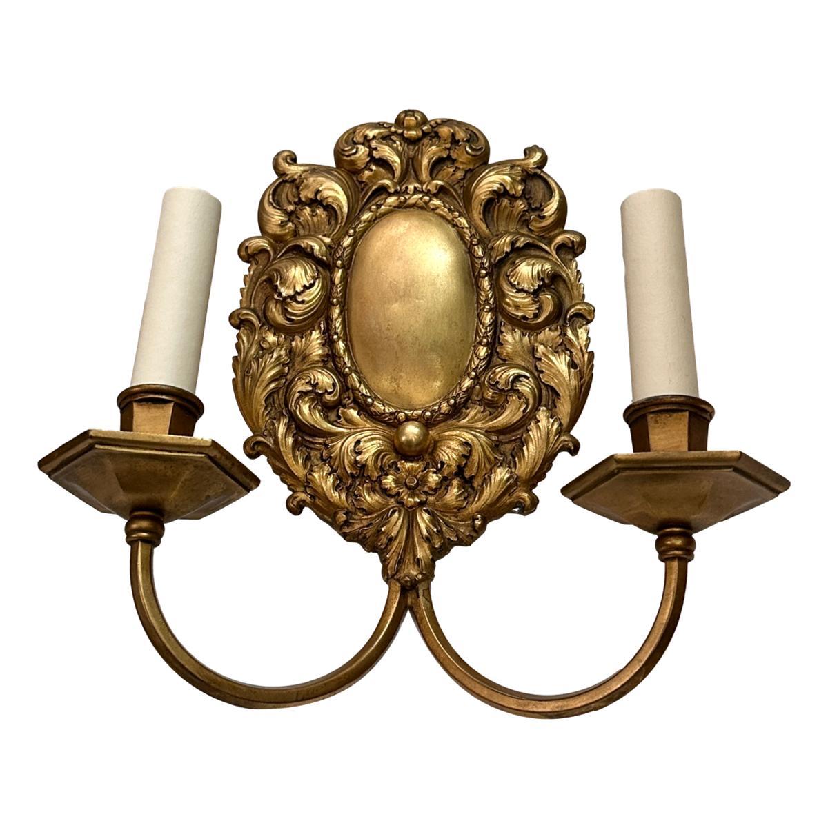 Set di lampade Caldwell in bronzo fuso, vendute a coppie in vendita 5
