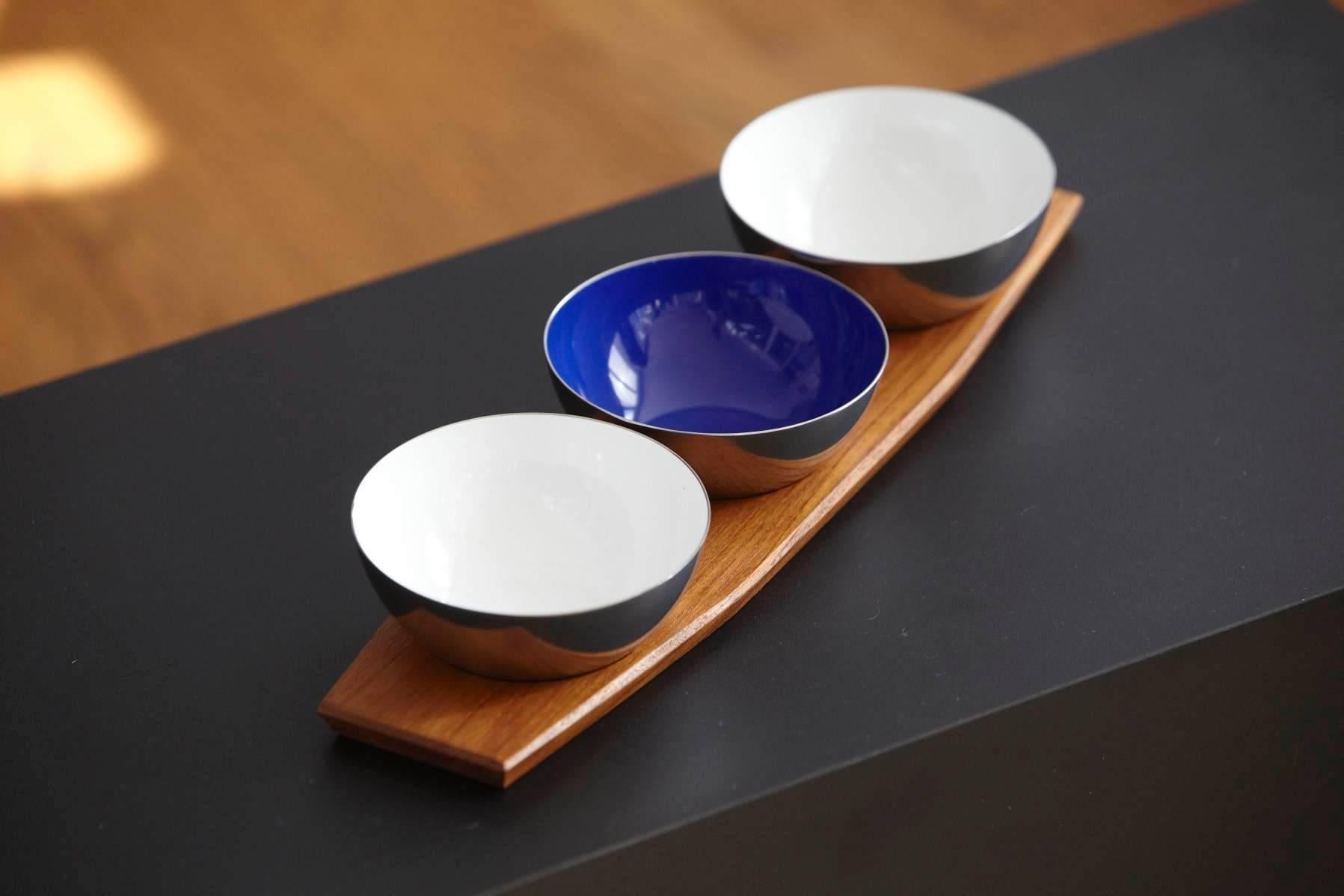Norwegian Set of Cathrineholm Silver Buffed Stainless and Porcelain Enamel Bowls