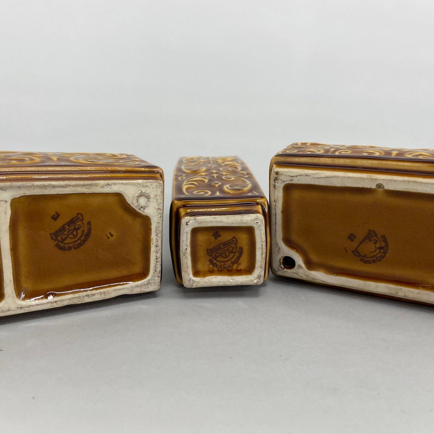 Set aus Keramikvase, Aschenbecher und Schachtel von Ditmar Urbach, 1960er Jahre (Tschechisch) im Angebot