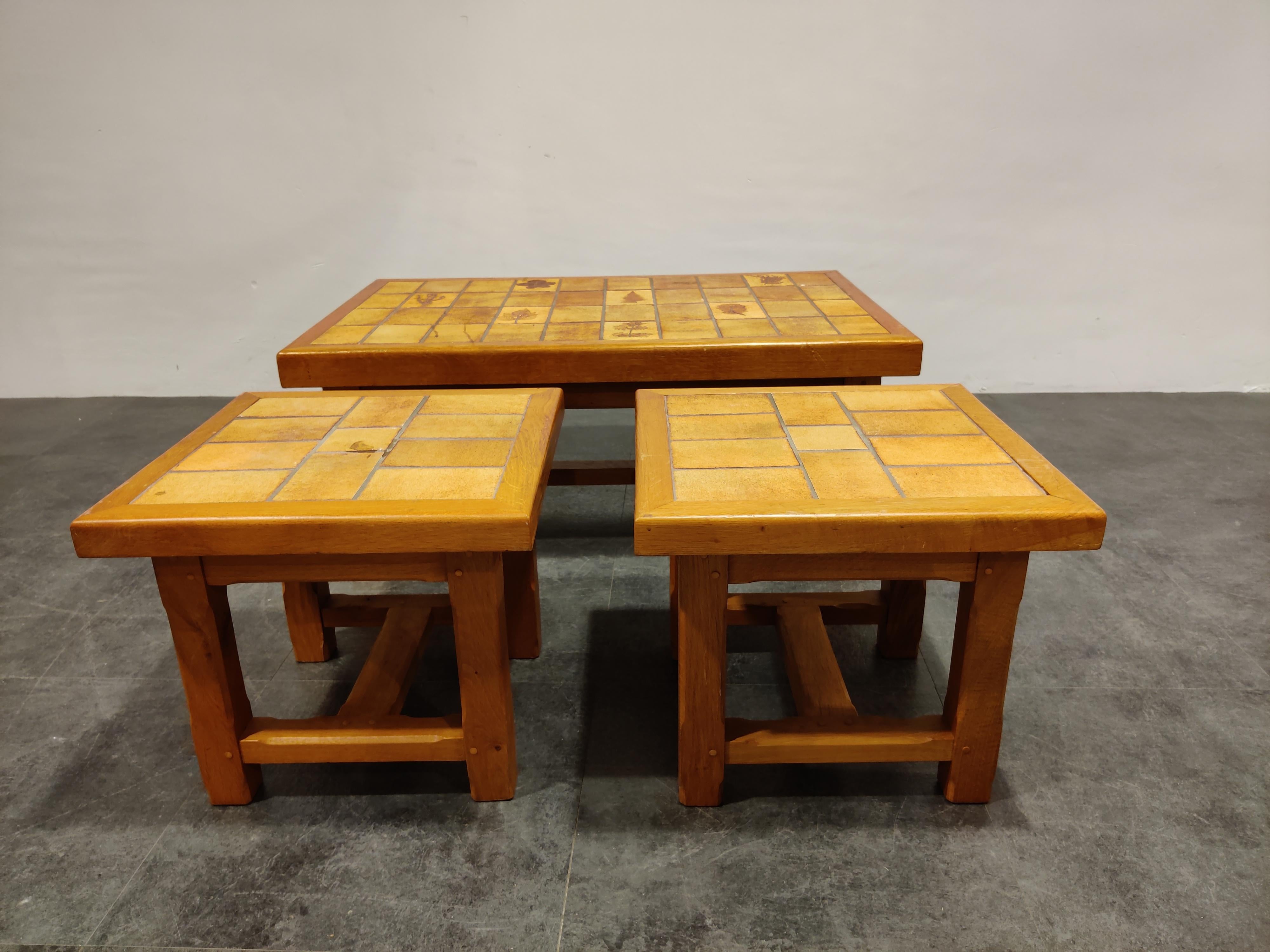 Mid-Century Modern Ensemble de tables basses en céramique, années 1960 en vente