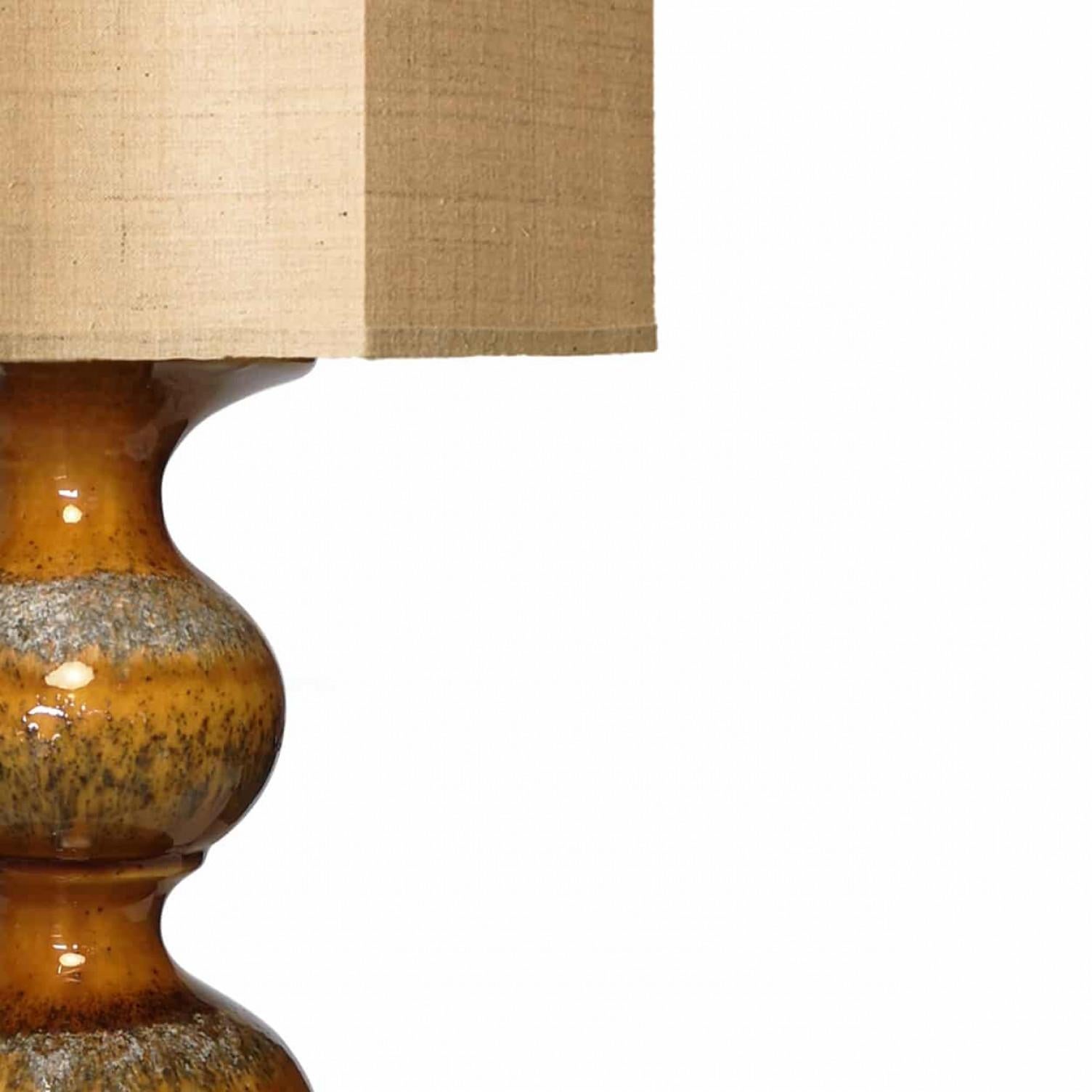 Ensemble de lampes en céramique avec abat-jour en soie neuve sur mesure René Houben en vente 1