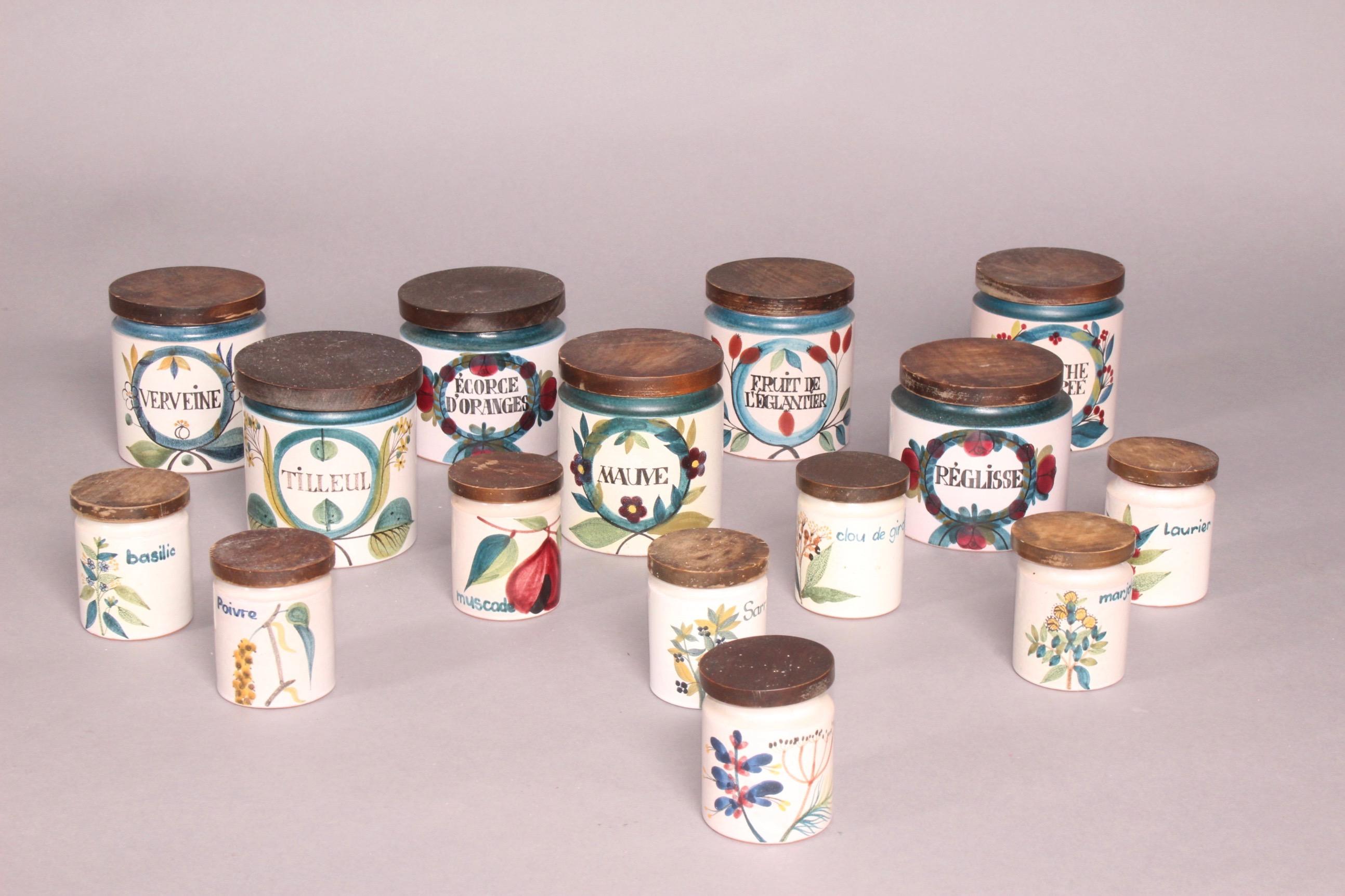 Set of ceramic spice jar, dimensions of the small one spice jar height 8, diameter 6 cm.